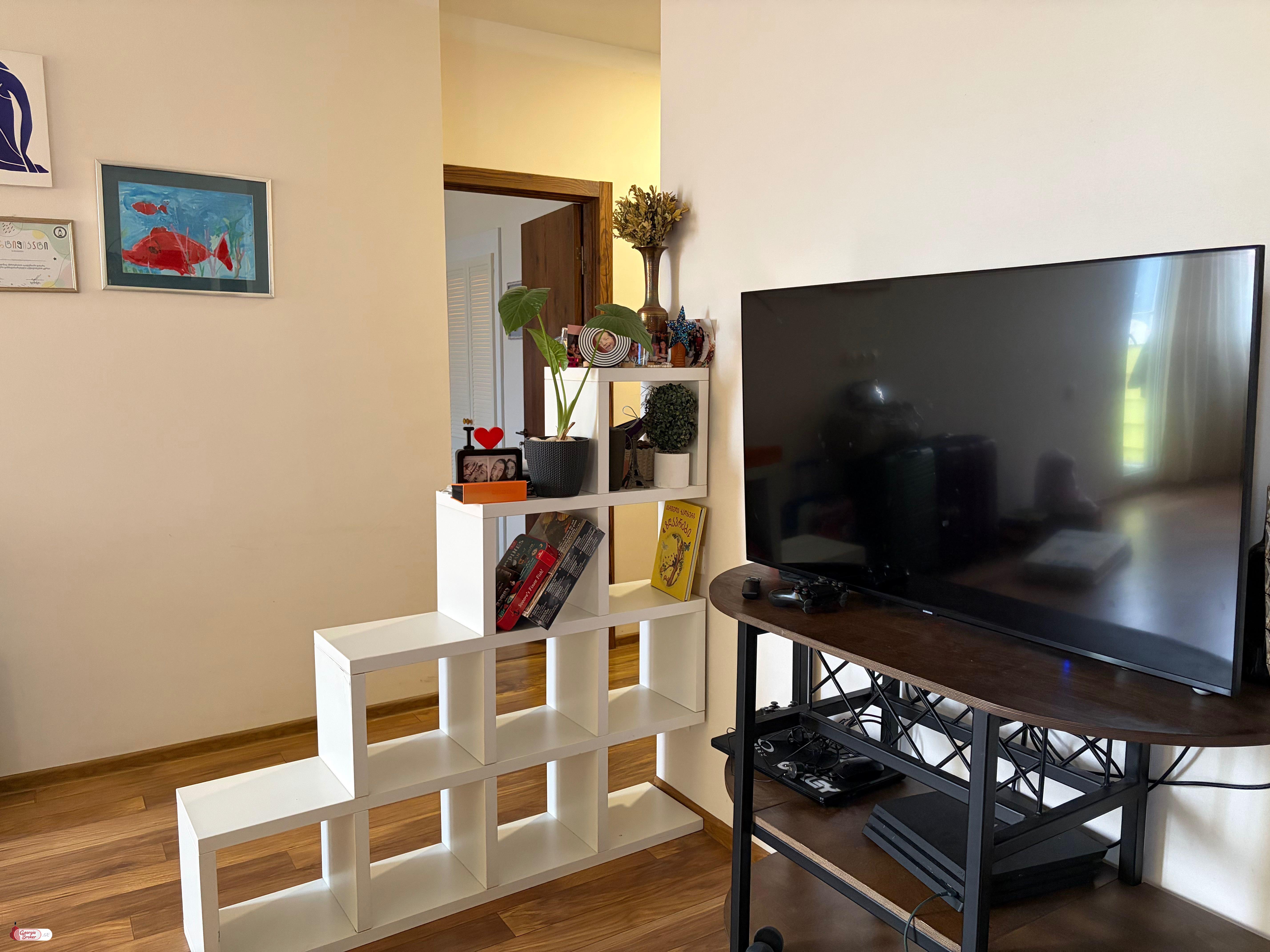 იყიდება ახალი გარემონტებული 3 ოთახიანი ბინა