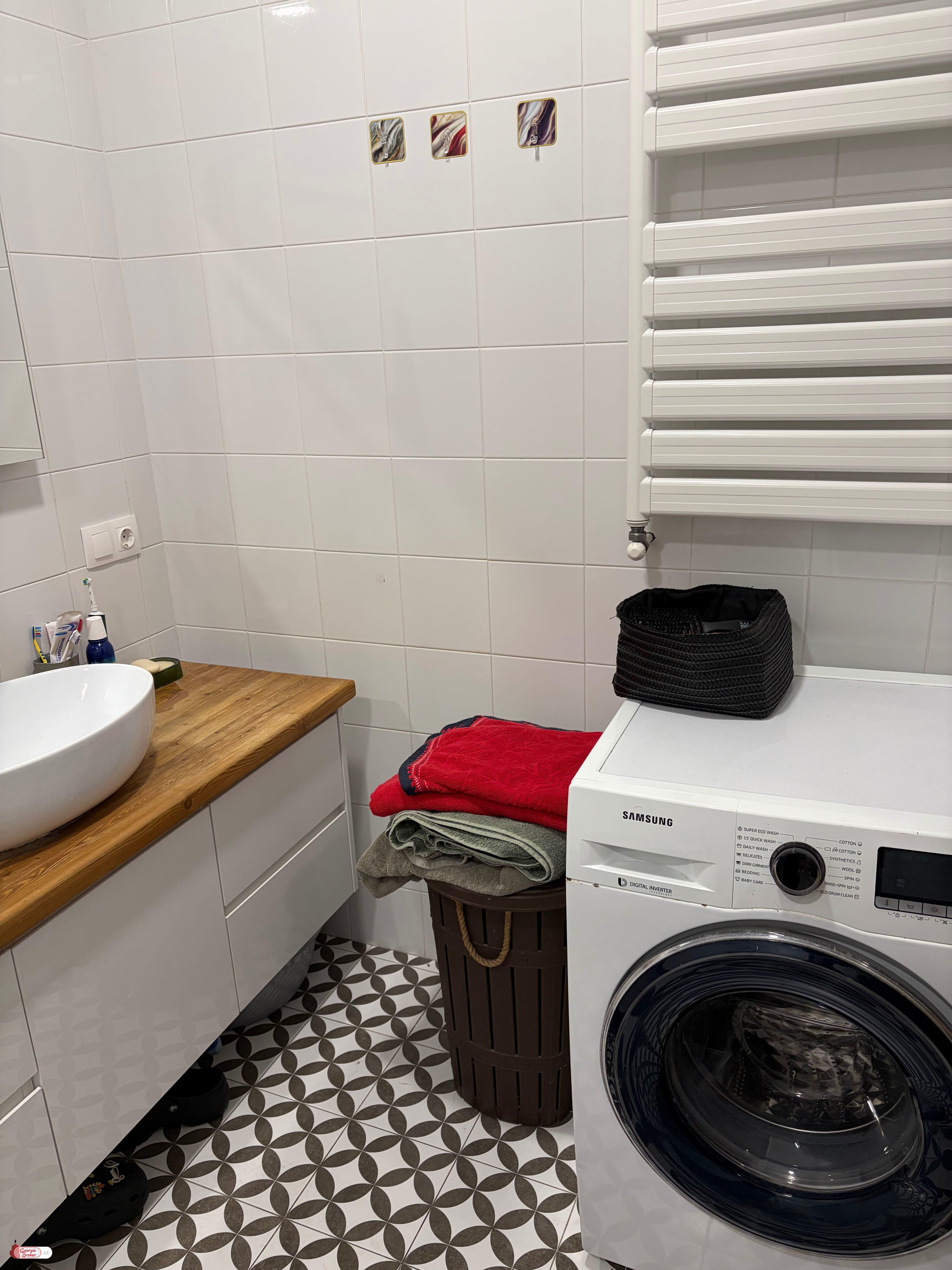 იყიდება ახალი გარემონტებული 3 ოთახიანი ბინა