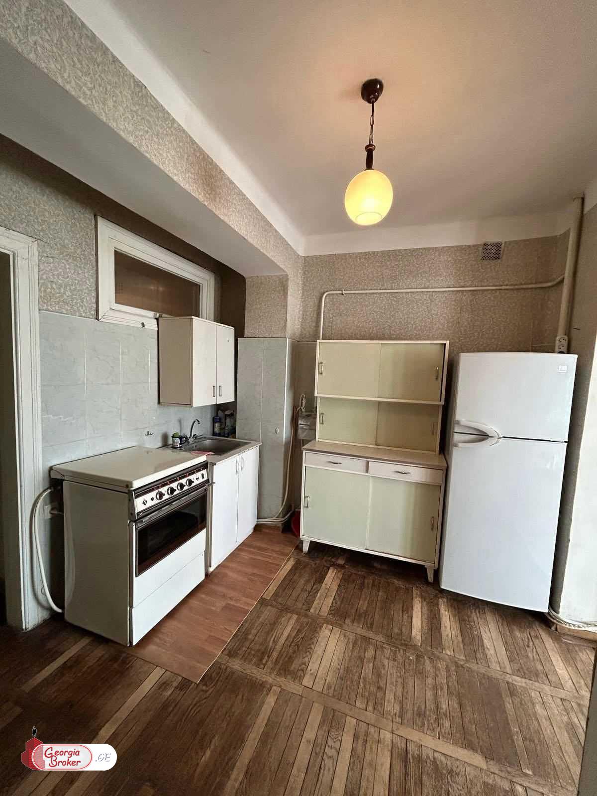 იყიდება ახალი გარემონტებული 4 ოთახიანი ბინა