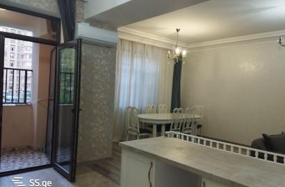 იყიდება ახალი გარემონტებული 4 ოთახიანი ბინა