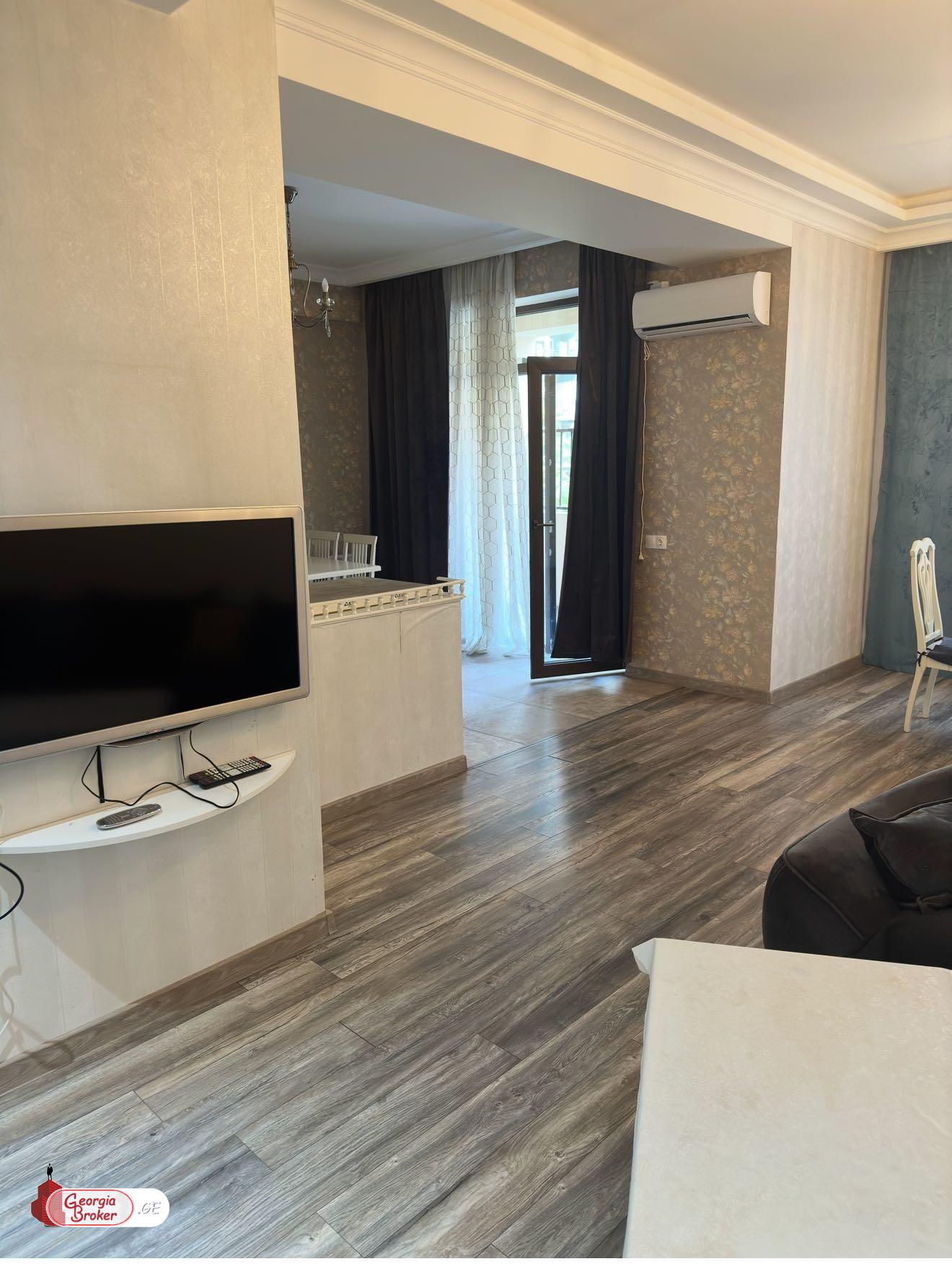 იყიდება ახალი გარემონტებული 4 ოთახიანი ბინა