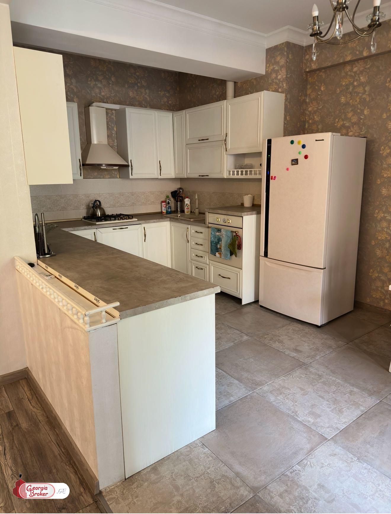 იყიდება ახალი გარემონტებული 4 ოთახიანი ბინა