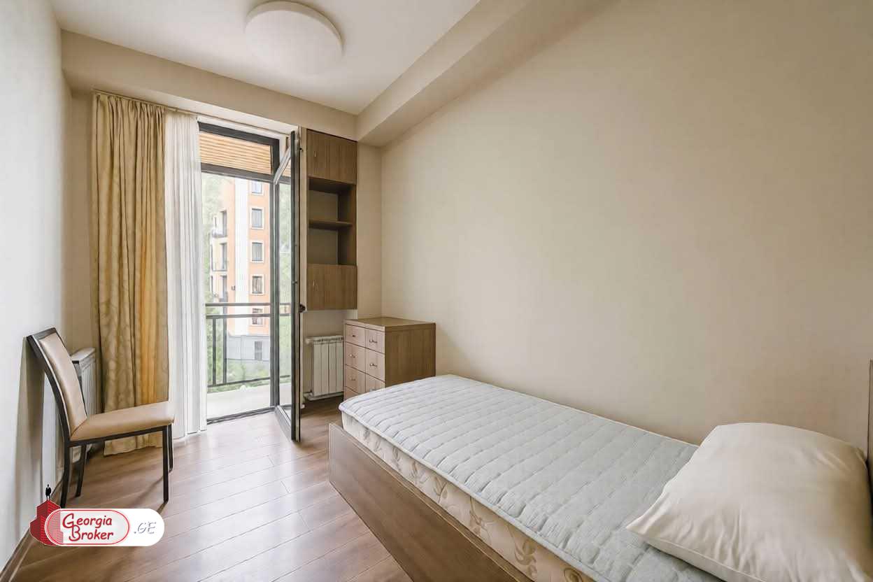 იყიდება ახალი გარემონტებული 3 ოთახიანი ბინა