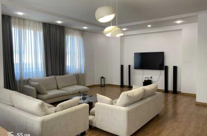 იყიდება ახალი გარემონტებული 5 ოთახიანი ბინა