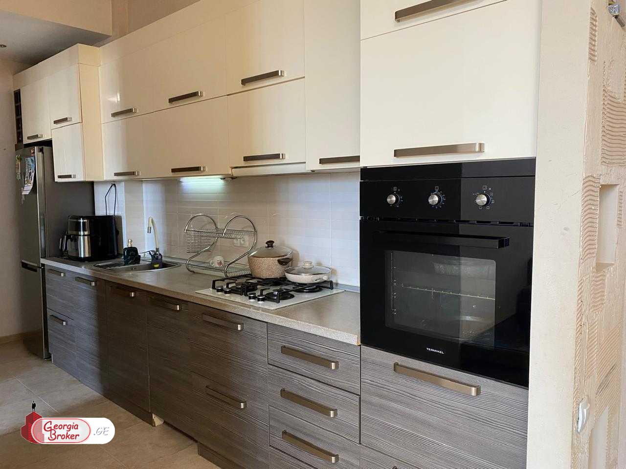 იყიდება ახალი გარემონტებული 3 ოთახიანი ბინა