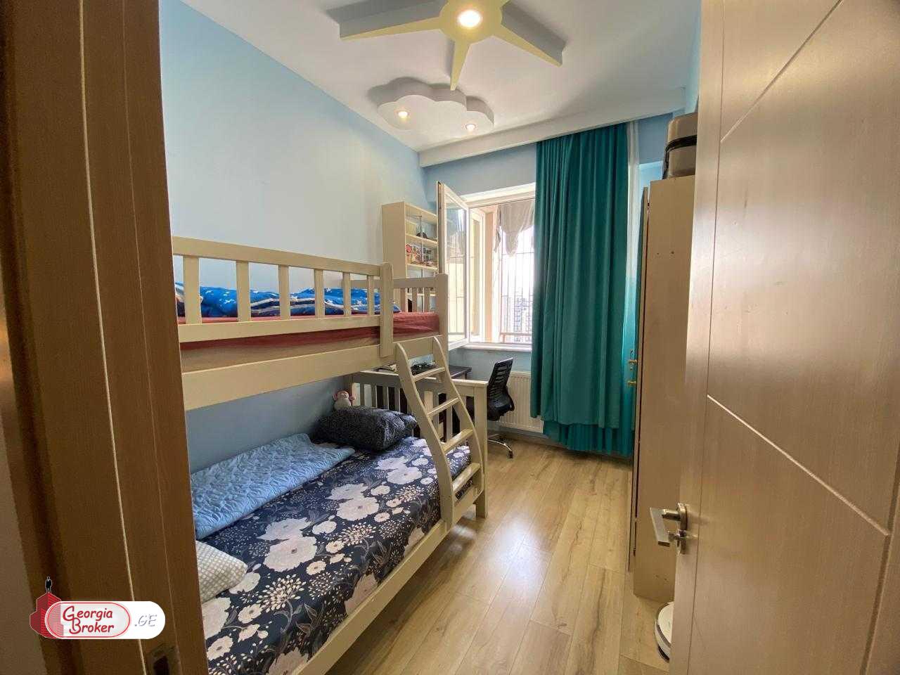 იყიდება ახალი გარემონტებული 3 ოთახიანი ბინა