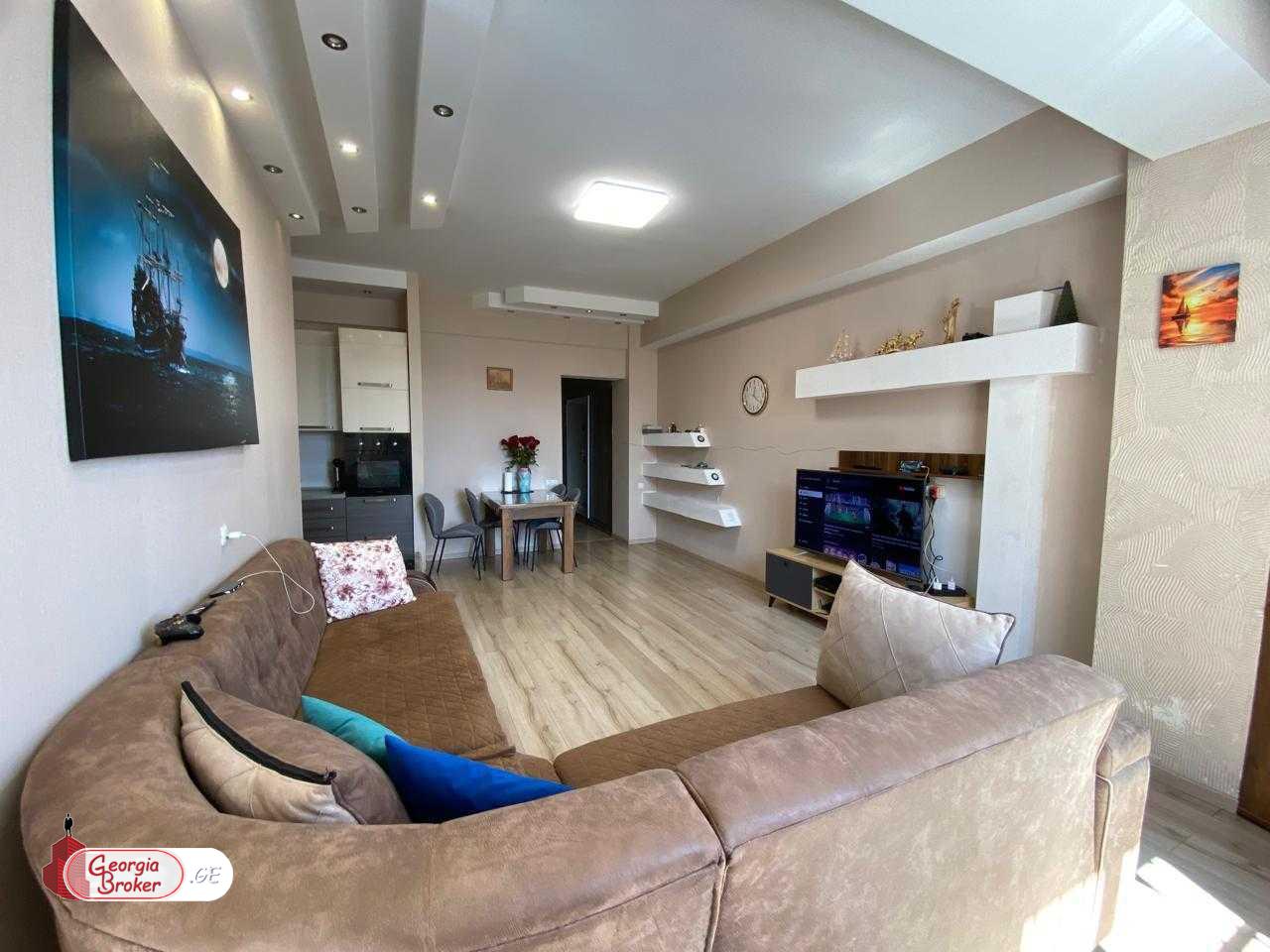 იყიდება ახალი გარემონტებული 3 ოთახიანი ბინა