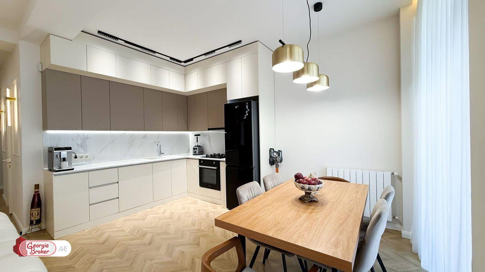 იყიდება ახალი გარემონტებული 3 ოთახიანი ბინა