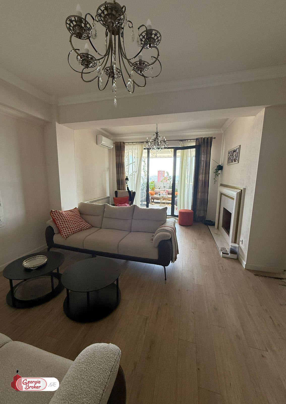 იყიდება ახალი გარემონტებული 6 ოთახიანი ბინა