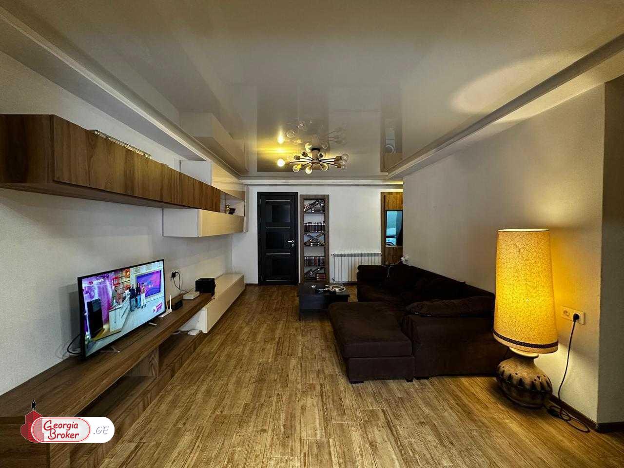 იყიდება ახალი გარემონტებული 5 ოთახიანი ბინა