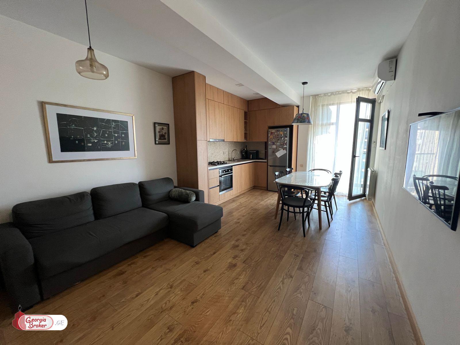 продается квартира с новым ремонтом 3-комнаты