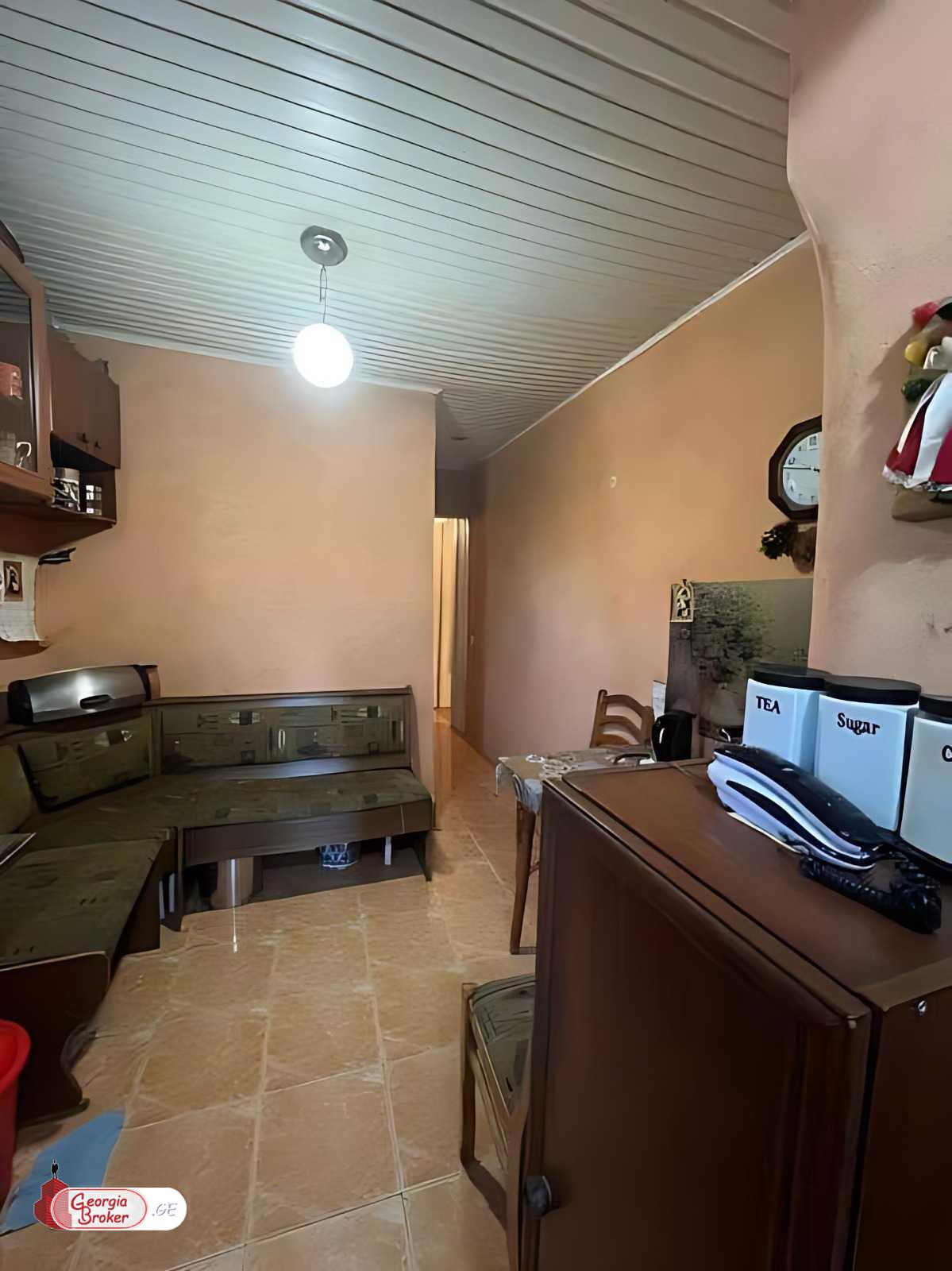 продается квартира с новым ремонтом 3-комнаты