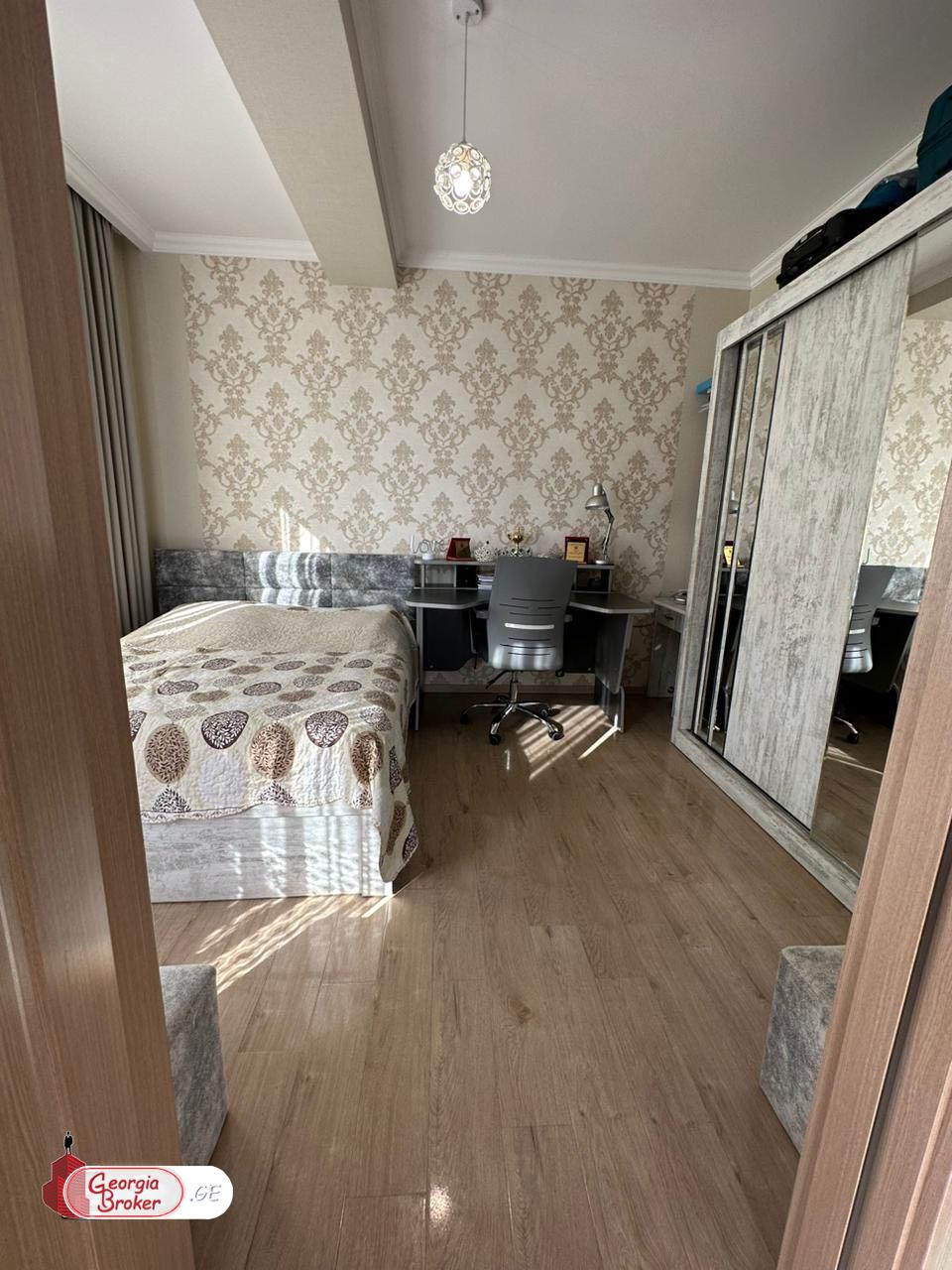 nearly repaired 3-room apartment for sale