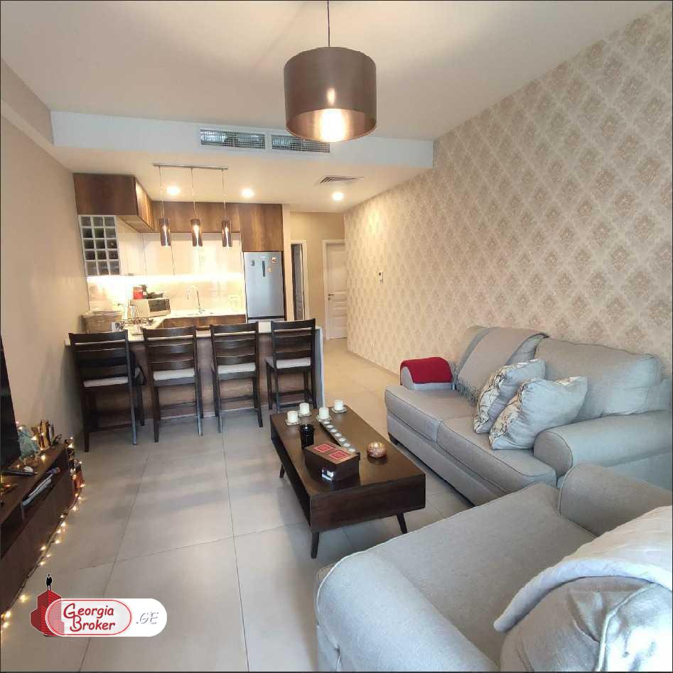 продается квартира с новым ремонтом 3-комнаты