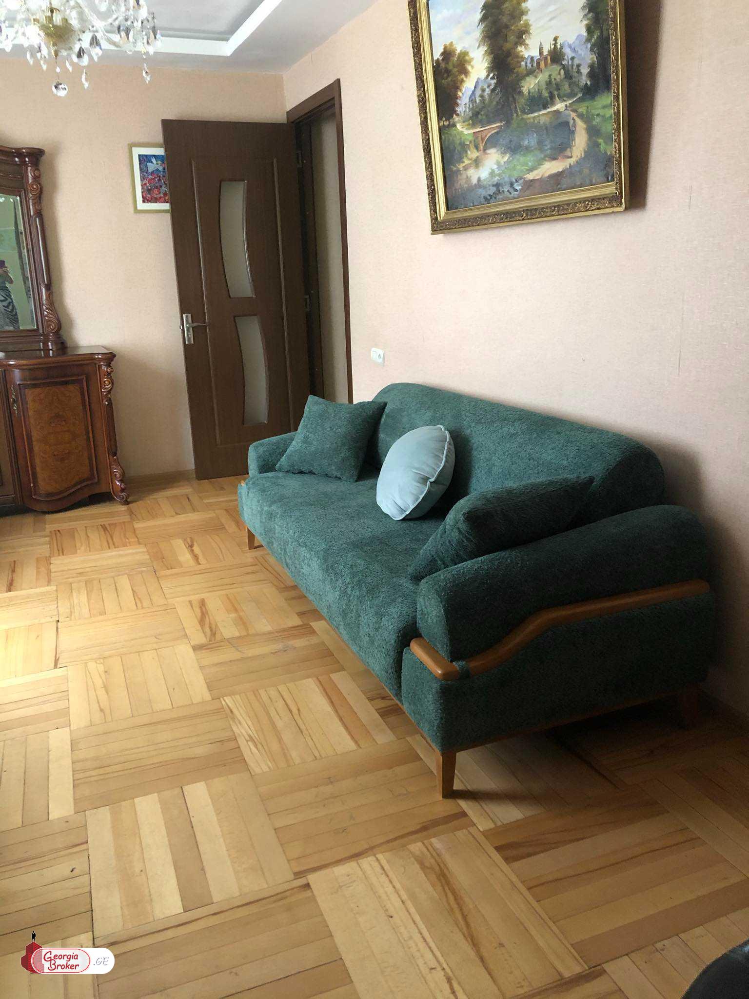 продается квартира с новым ремонтом 3-комнаты