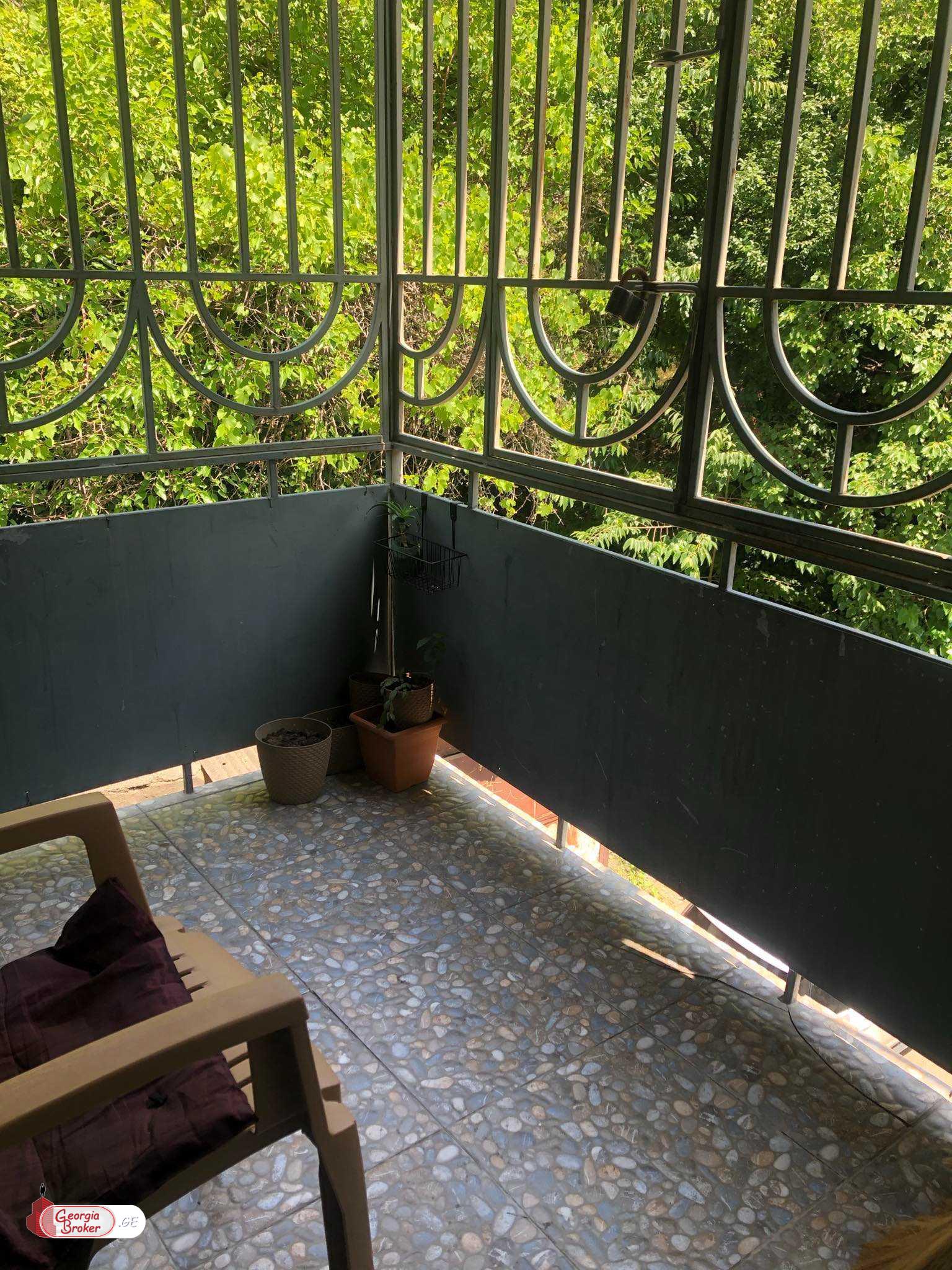 продается квартира с новым ремонтом 3-комнаты