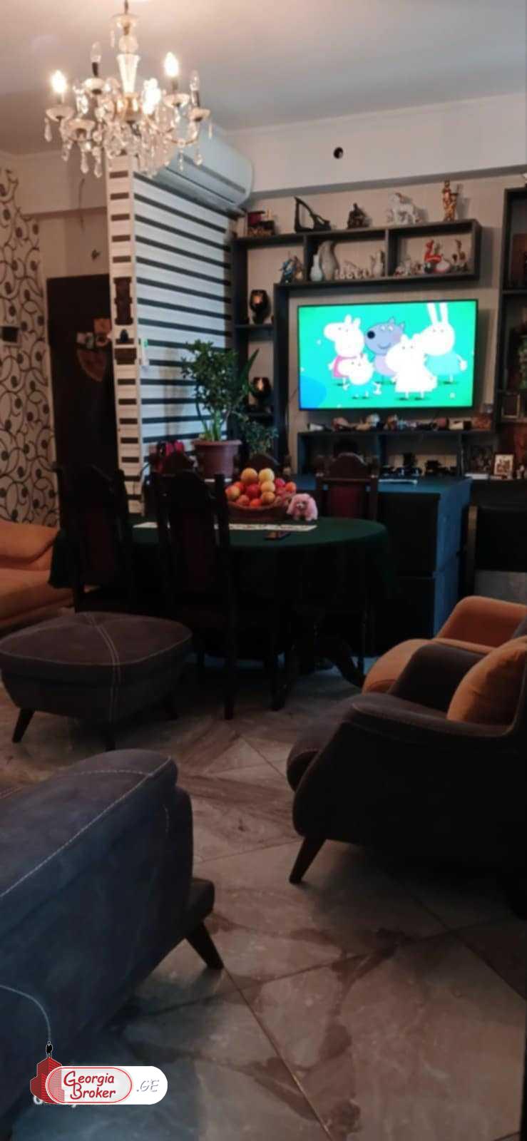 продается квартира с новым ремонтом 3-комнаты