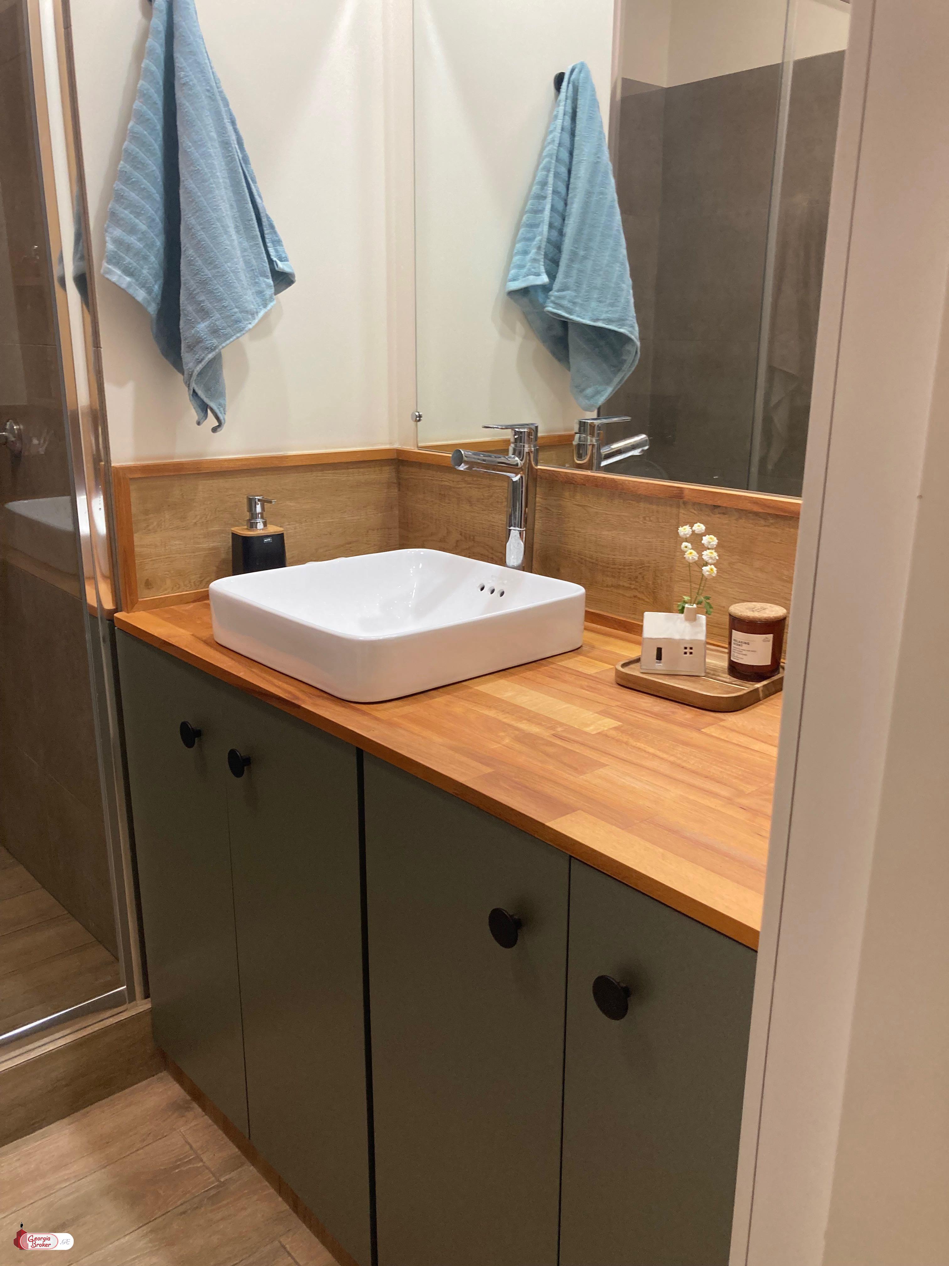 продается квартира с новым ремонтом 2-комнаты