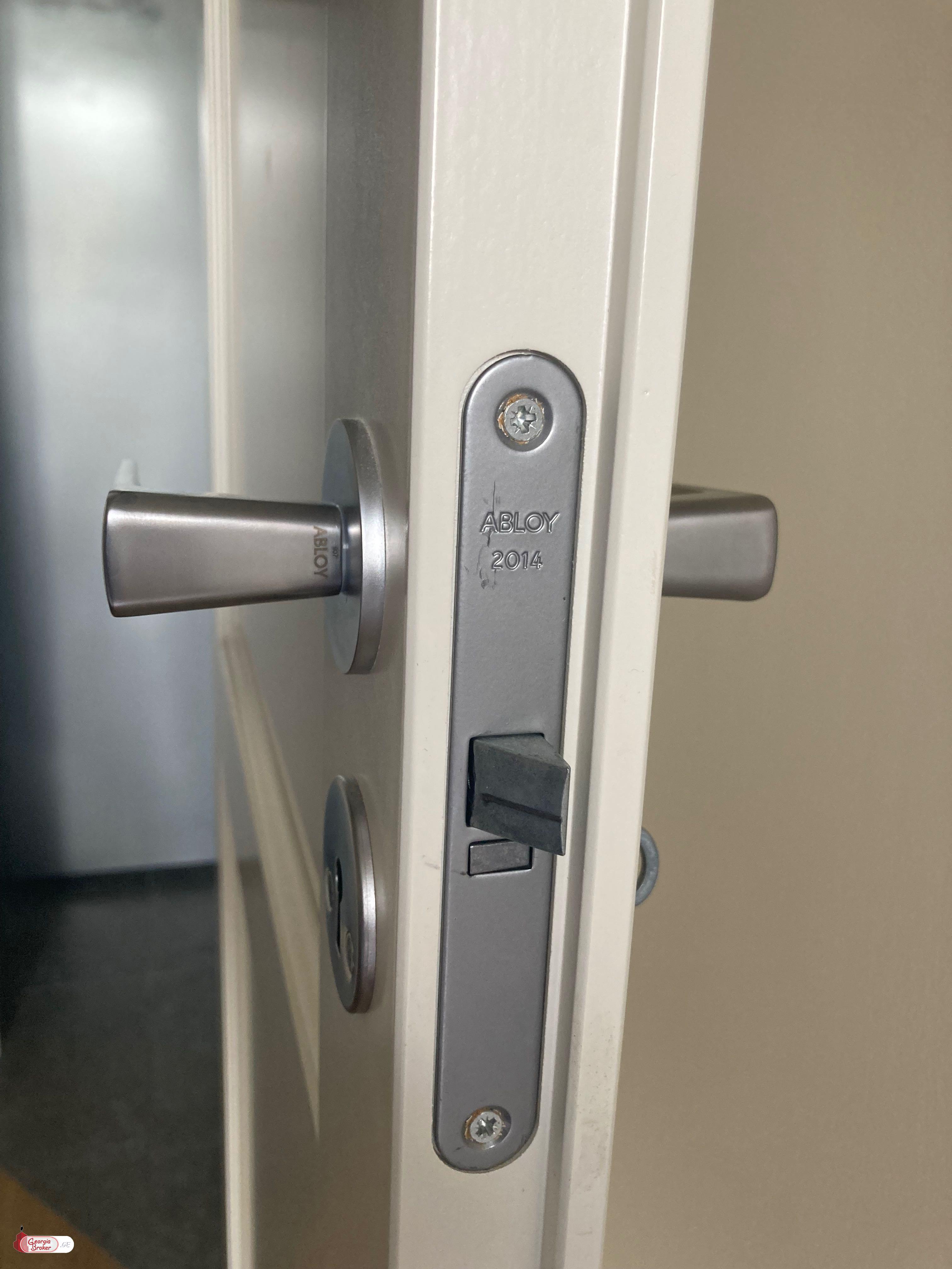 продается квартира с новым ремонтом 2-комнаты