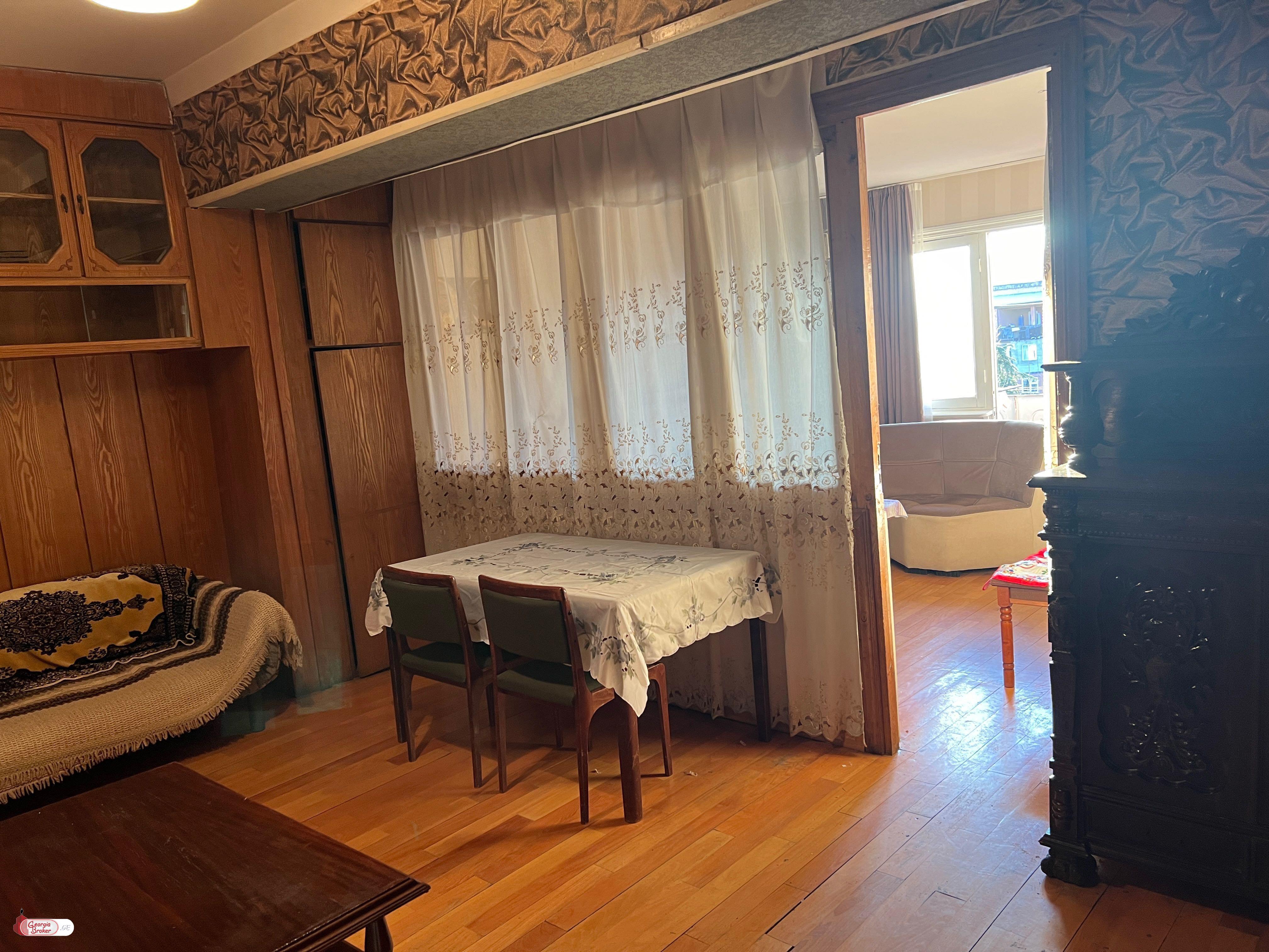 nearly repaired 5-room apartment for sale