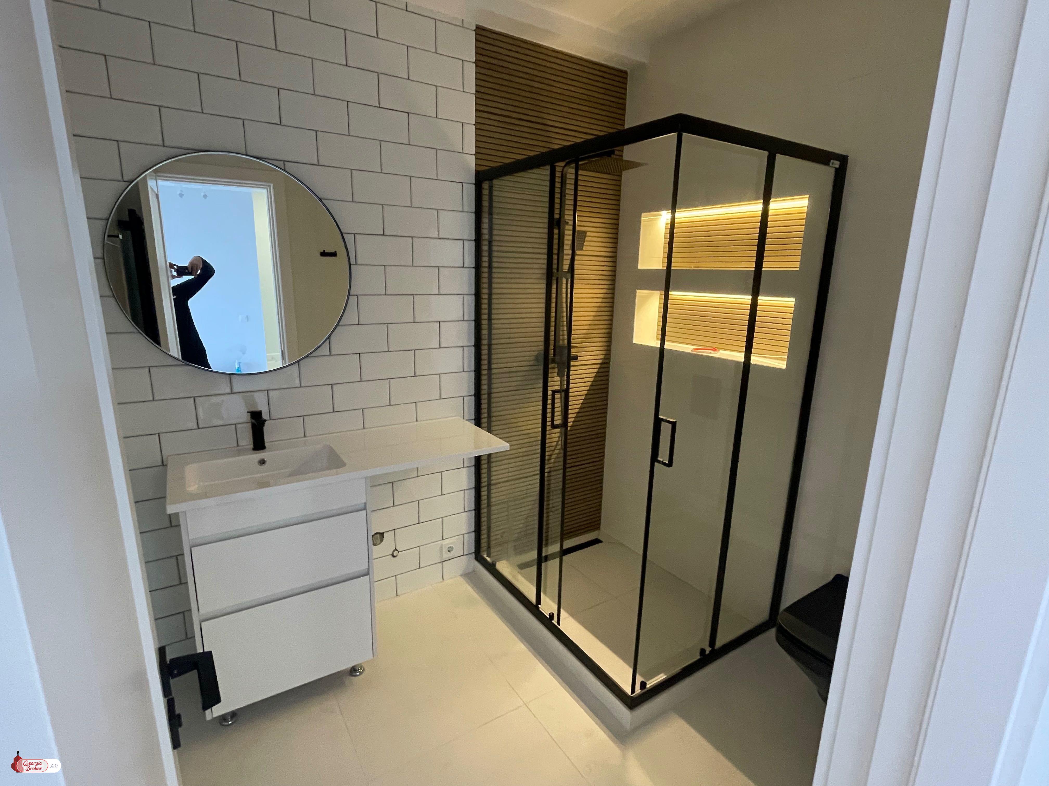 იყიდება ახალი გარემონტებული 2 ოთახიანი ბინა