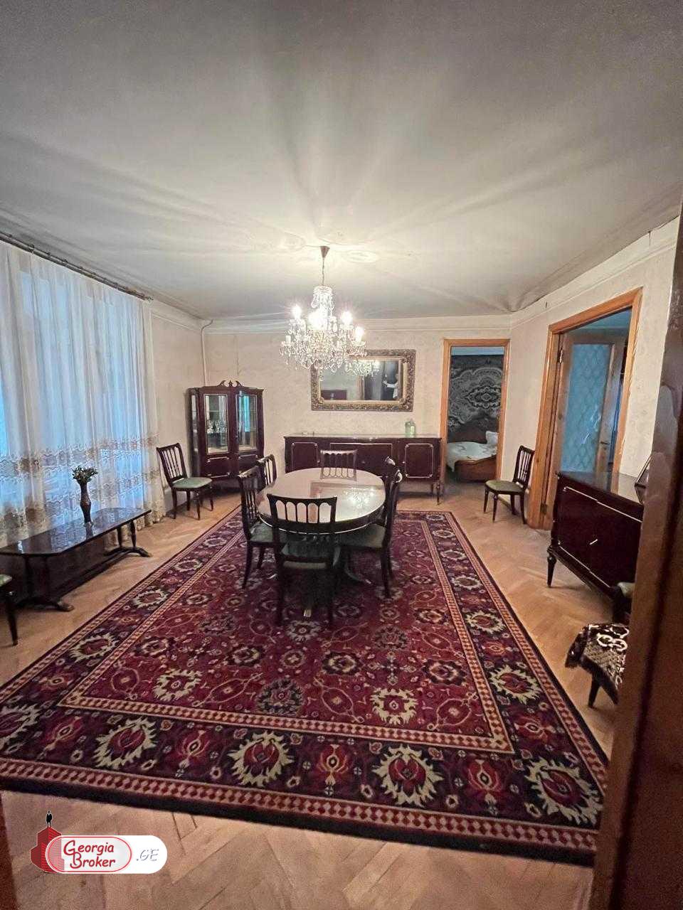 продается квартира с новым ремонтом 6-комнат