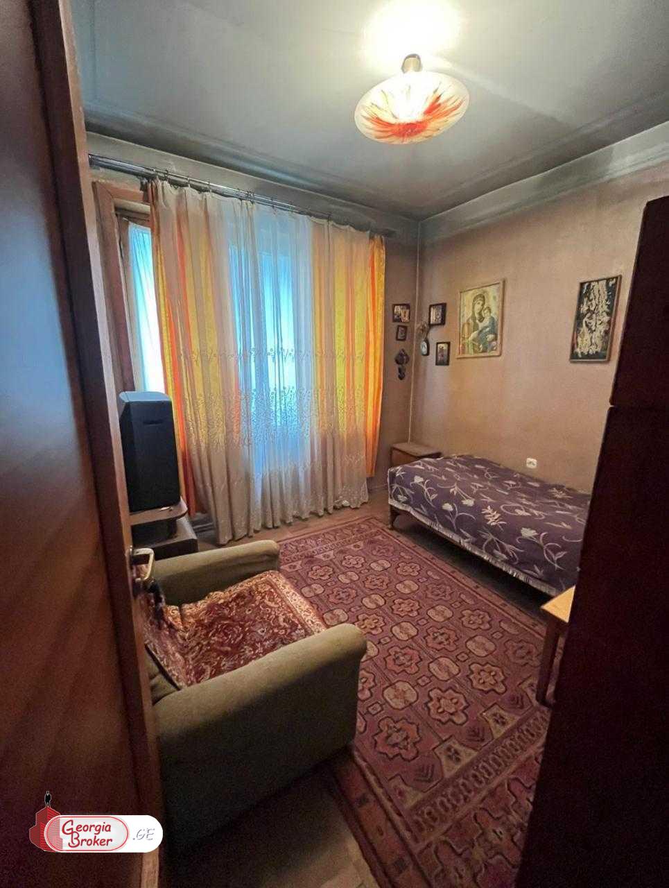 продается квартира с новым ремонтом 6-комнат