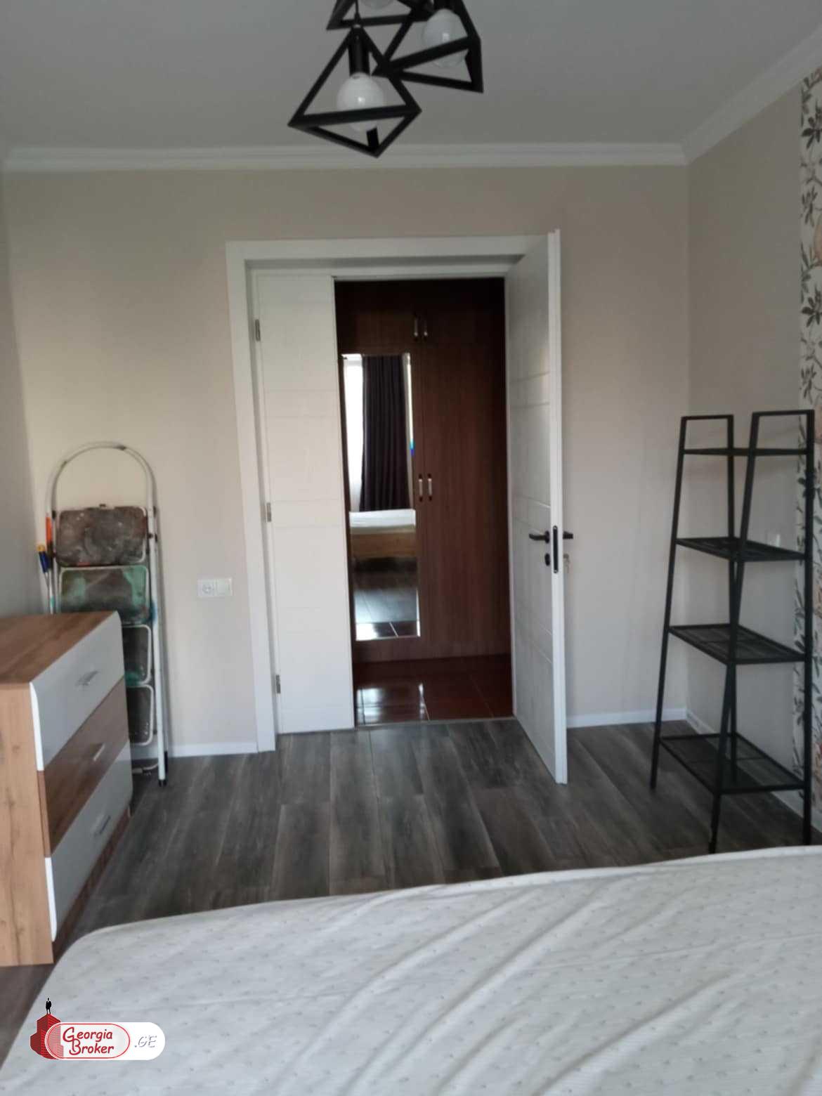 nearly repaired 3-room apartment for sale