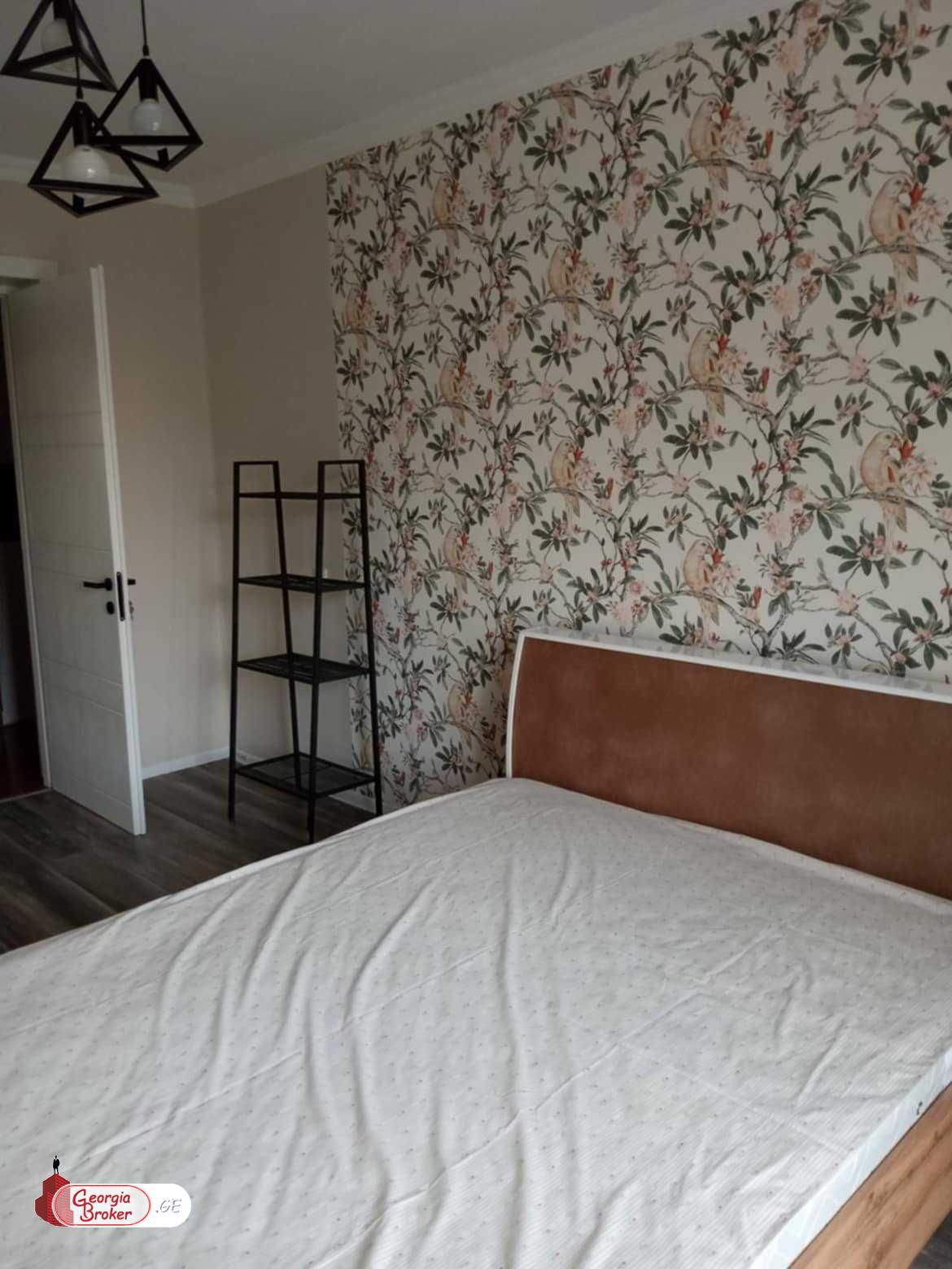 nearly repaired 3-room apartment for sale