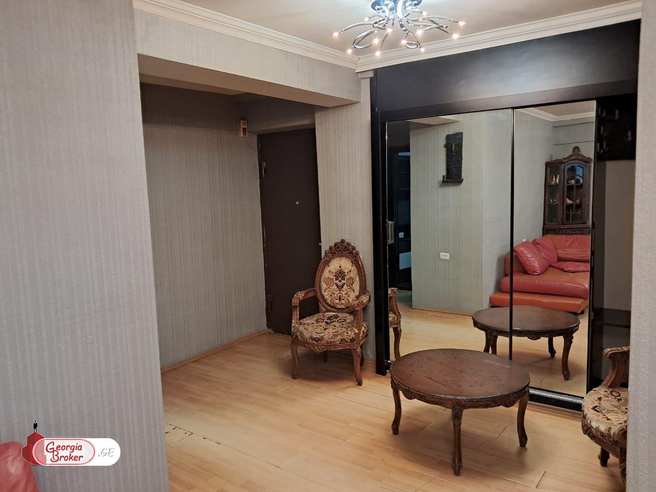 продается квартира с новым ремонтом 3-комнаты