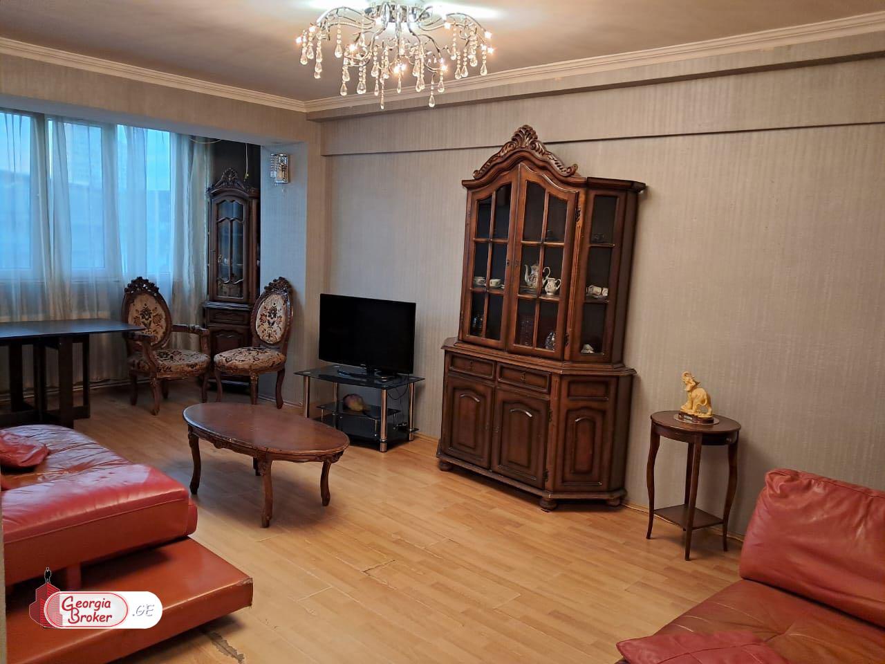 продается квартира с новым ремонтом 3-комнаты