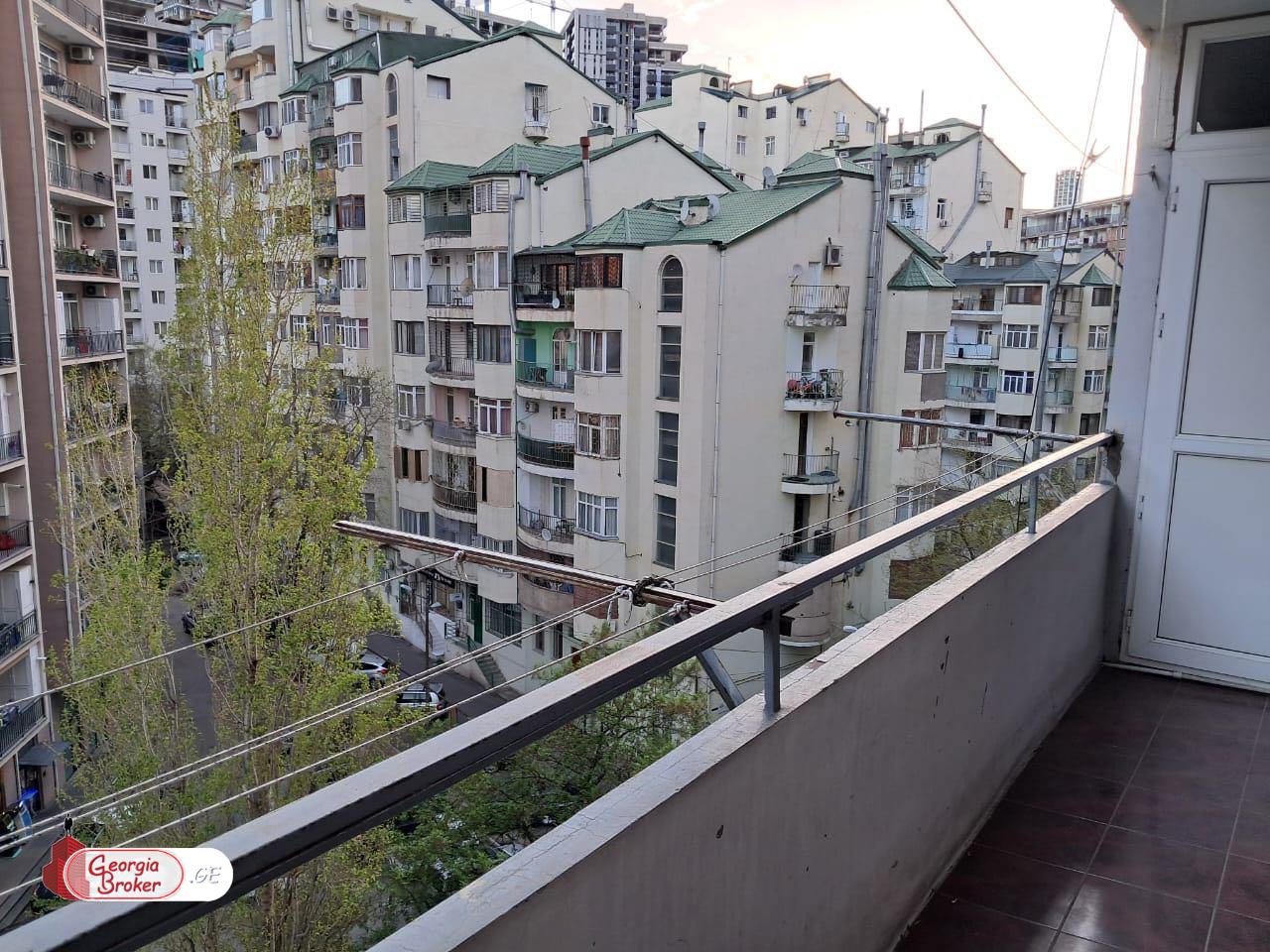 продается квартира с новым ремонтом 3-комнаты