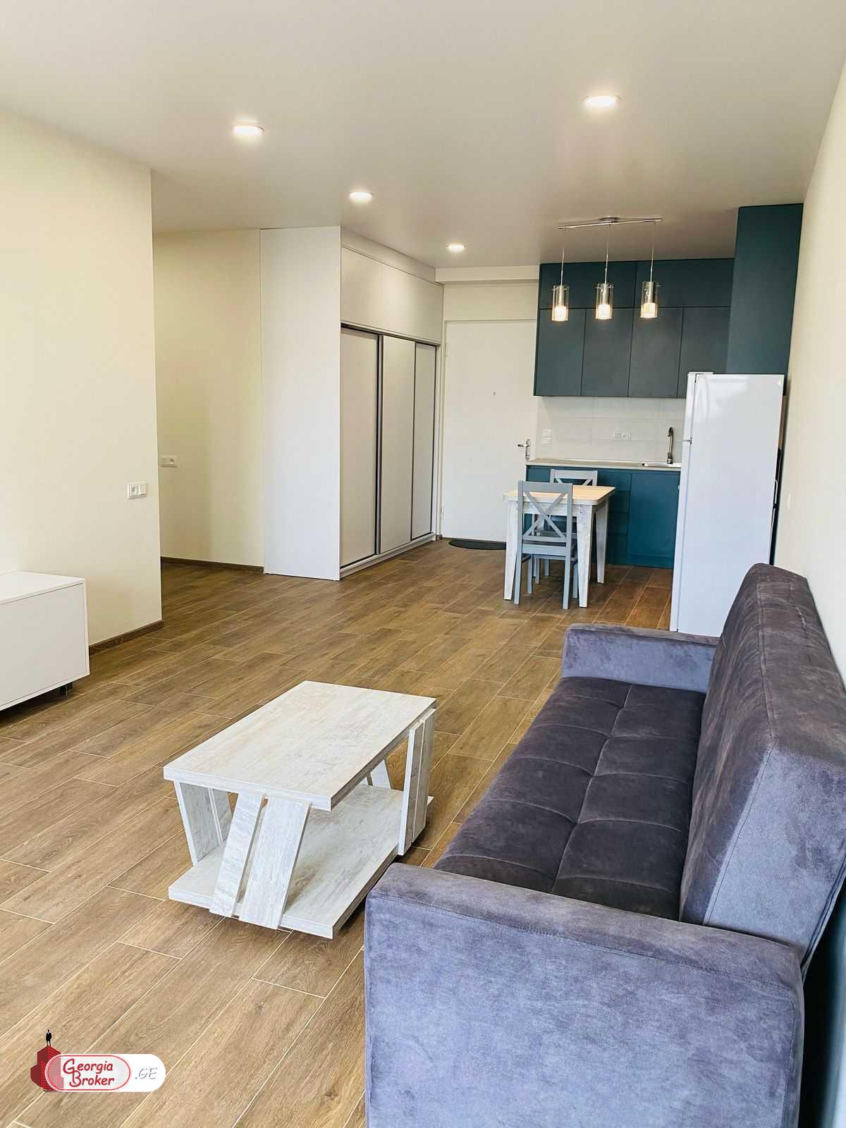 nearly repaired 2-room apartment for sale