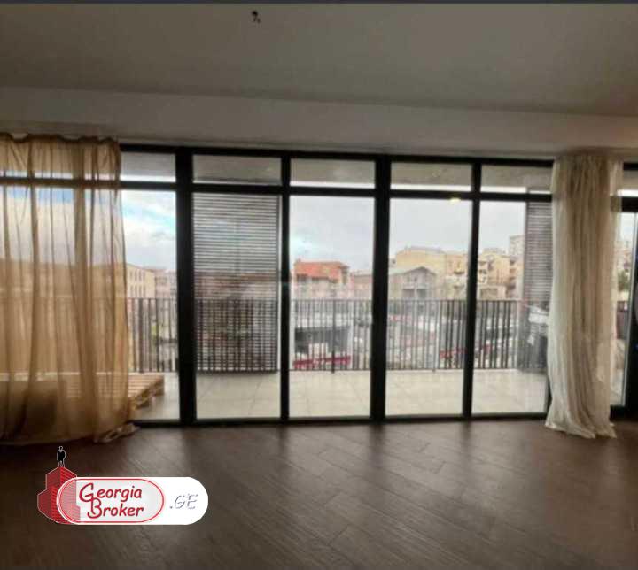 продается квартира с новым ремонтом 4-комнаты