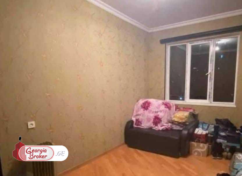 продается квартира с новым ремонтом 3-комнаты