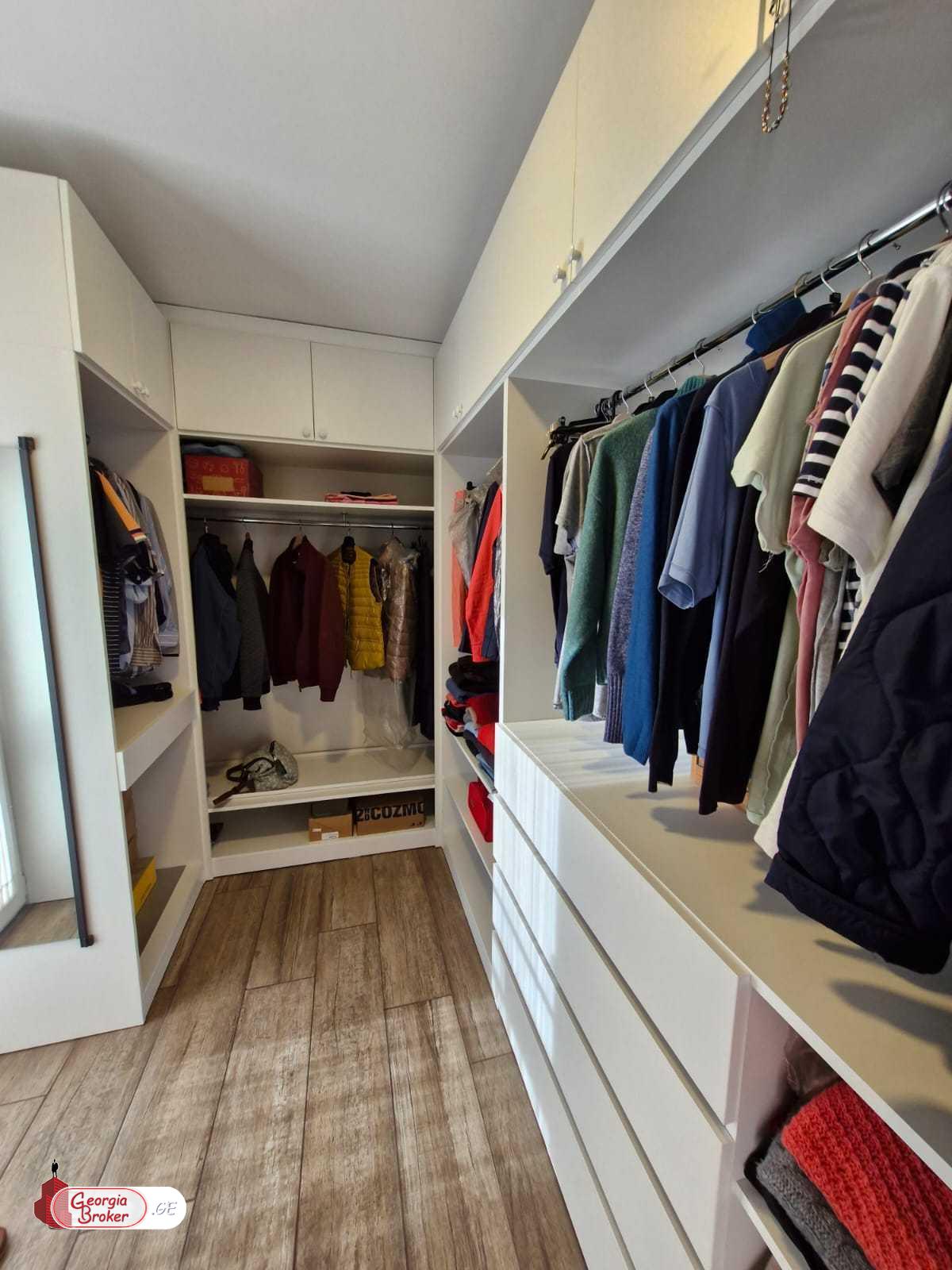 nearly repaired 3-room apartment for sale