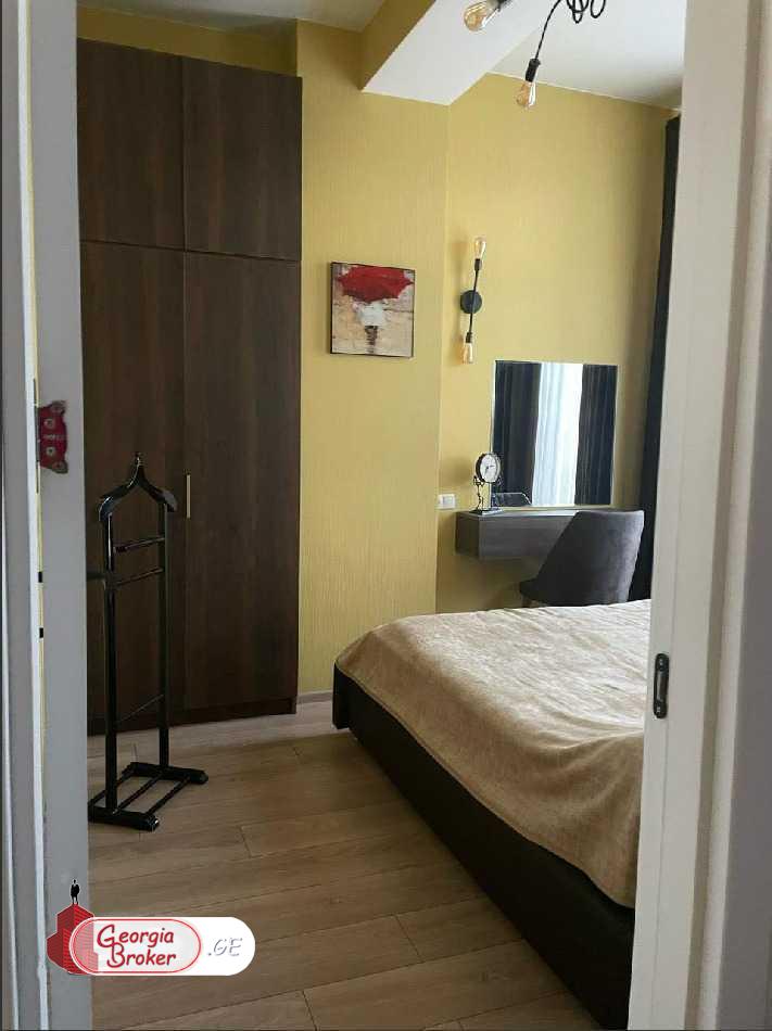 продается квартира с новым ремонтом 3-комнаты