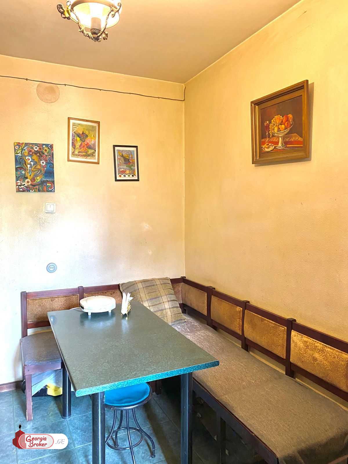 nearly repaired 3-room apartment for sale