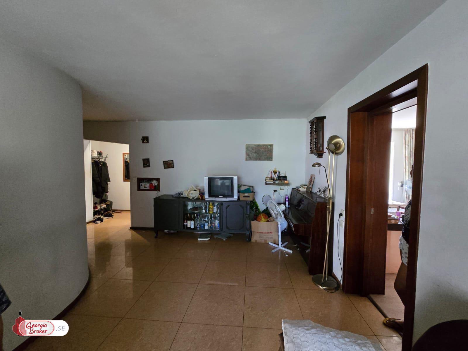 nearly repaired 4-room apartment for sale