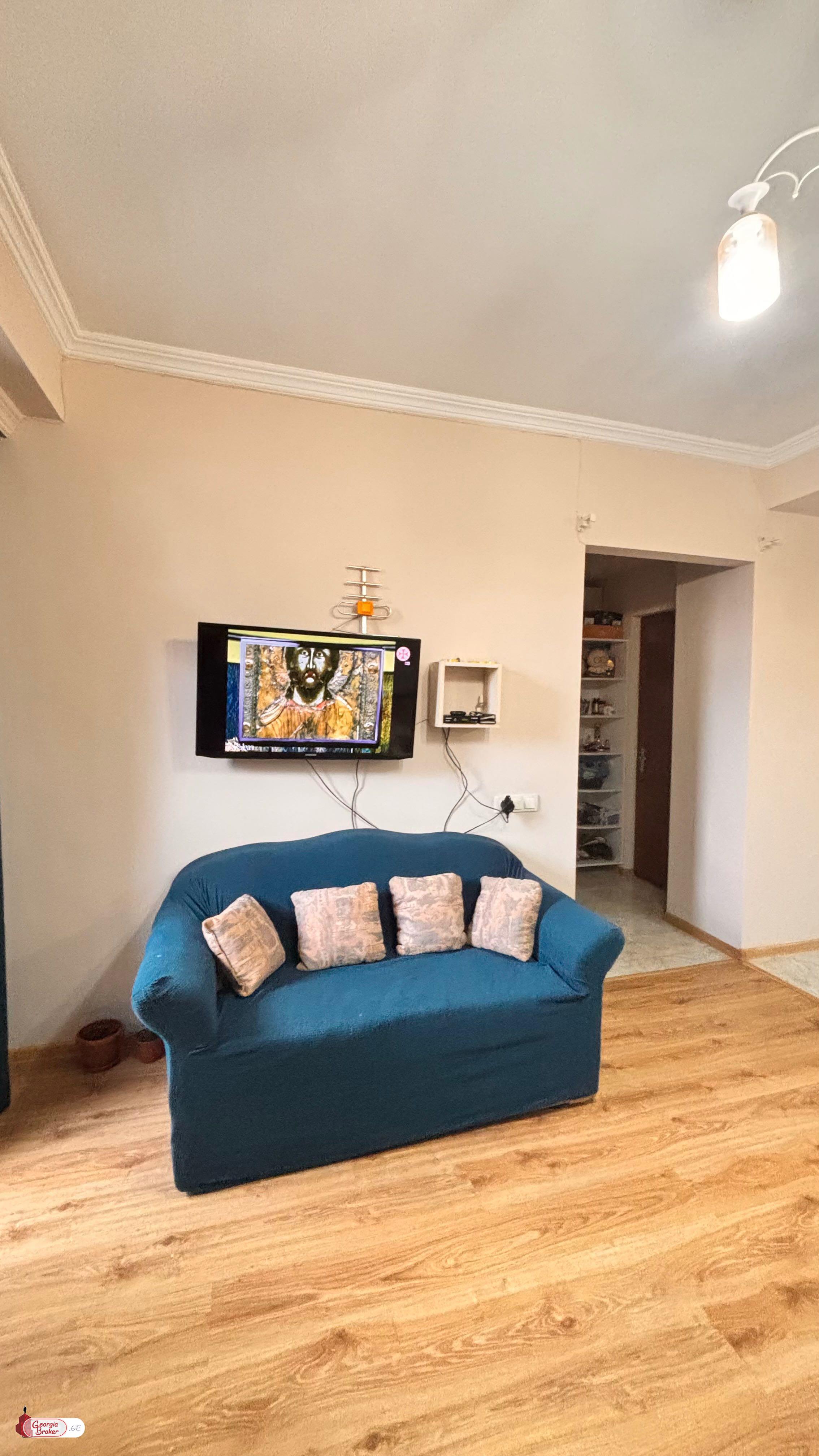 продается квартира с новым ремонтом 3-комнаты