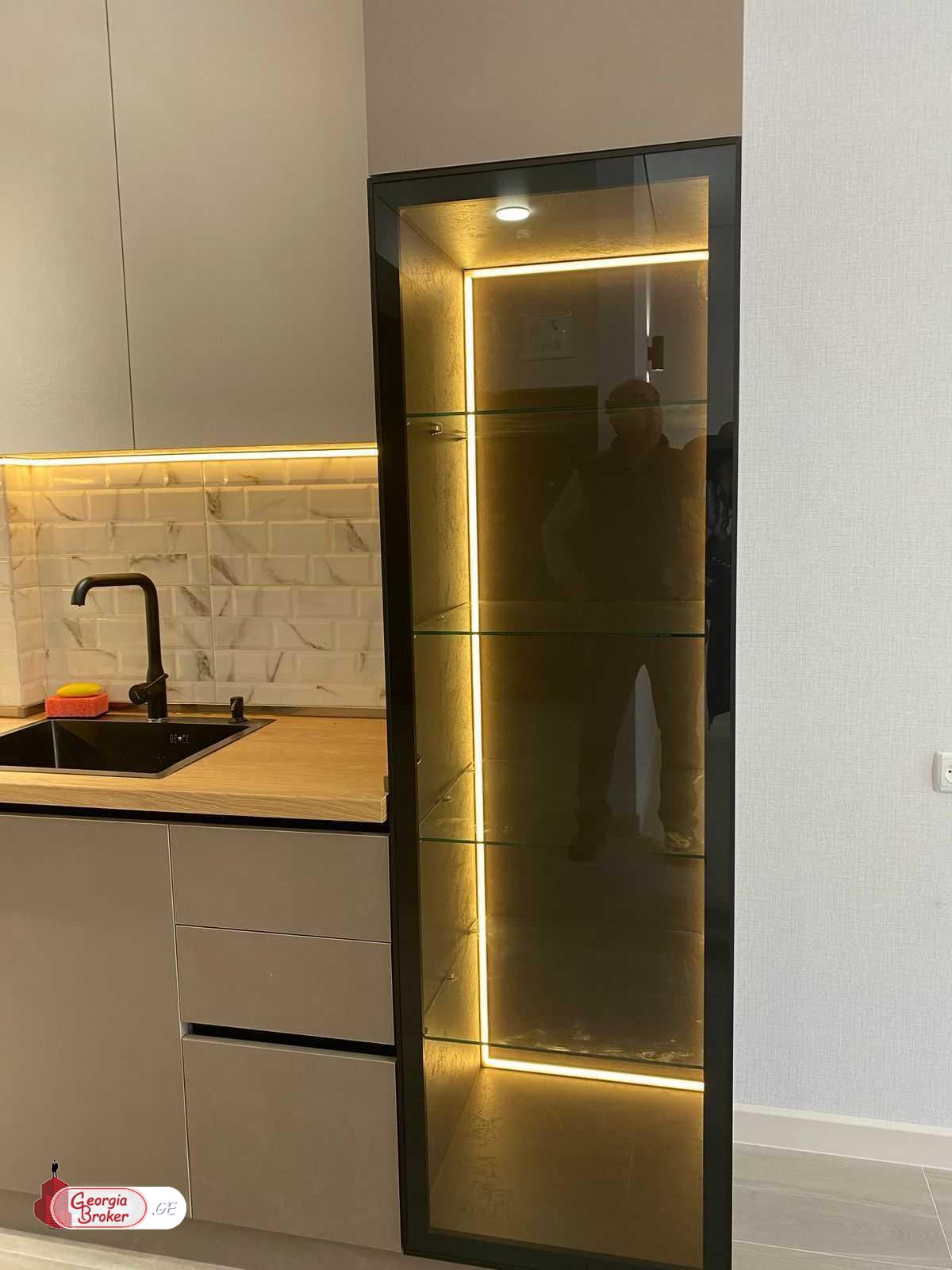 продается квартира с новым ремонтом 3-комнаты