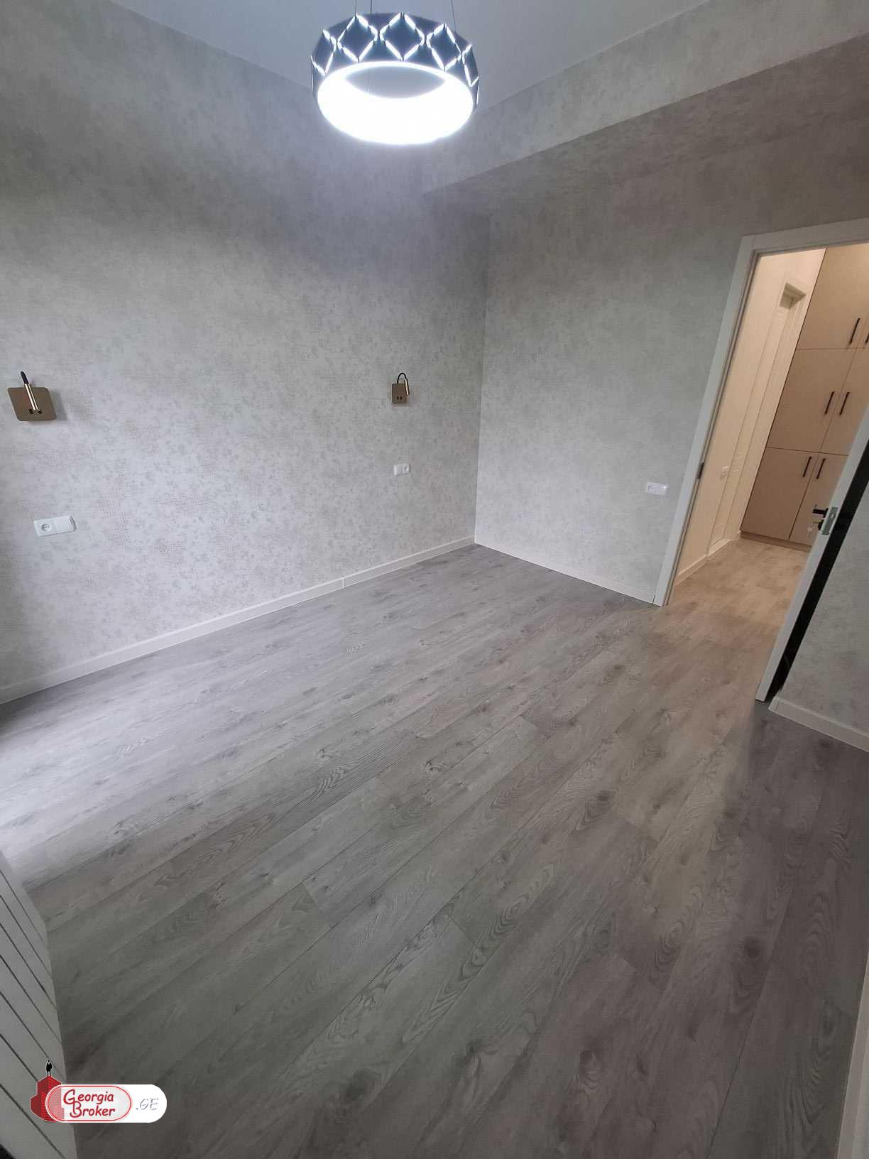 nearly repaired 3-room apartment for sale