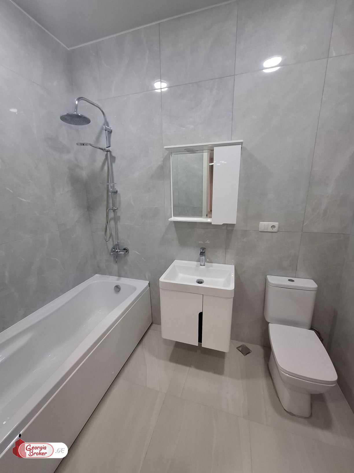 nearly repaired 3-room apartment for sale