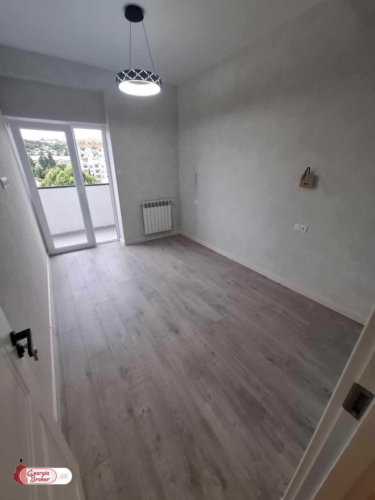 nearly repaired 3-room apartment for sale