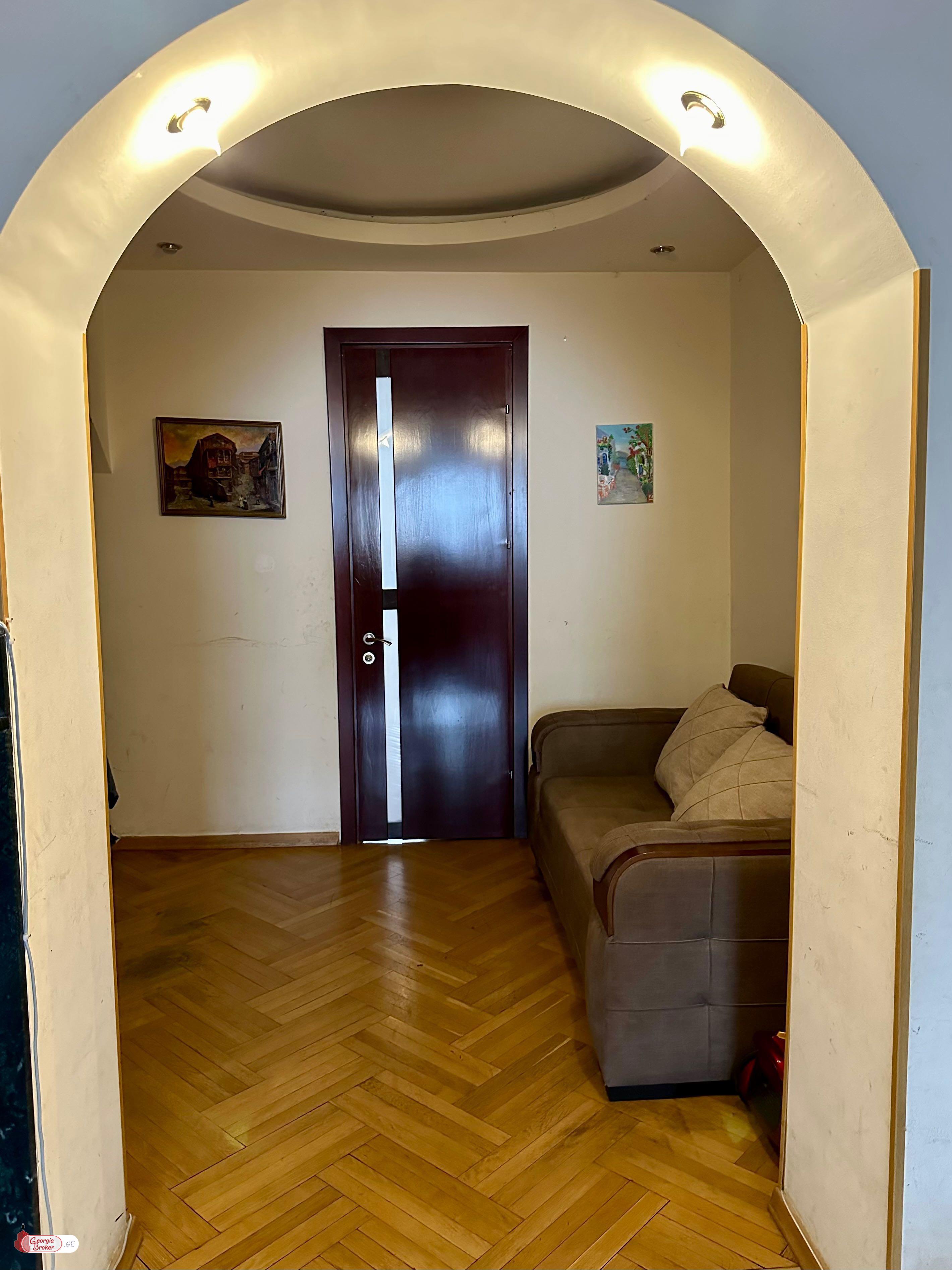 nearly repaired 3-room apartment for sale