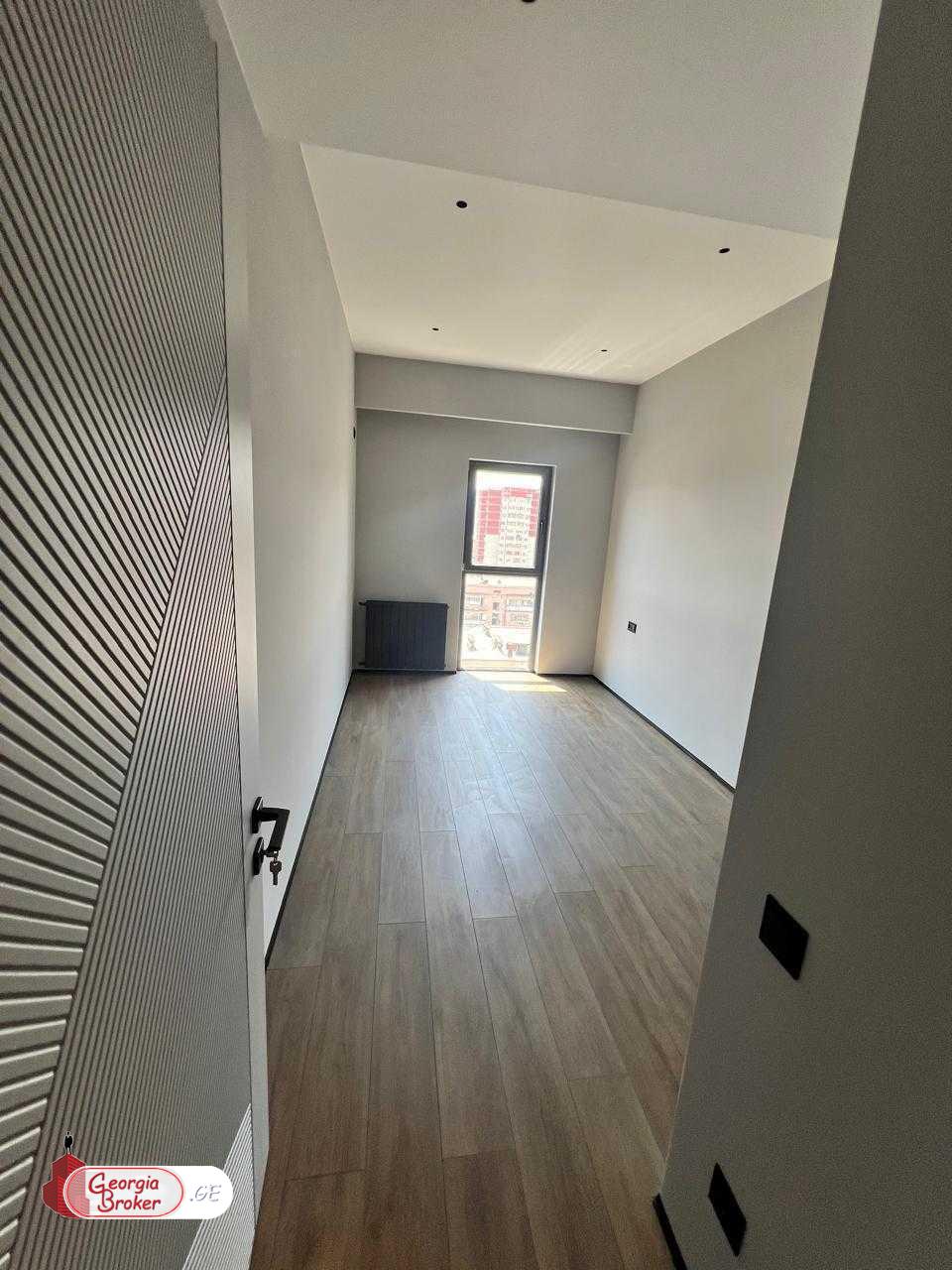 იყიდება ახალი გარემონტებული 3 ოთახიანი ბინა