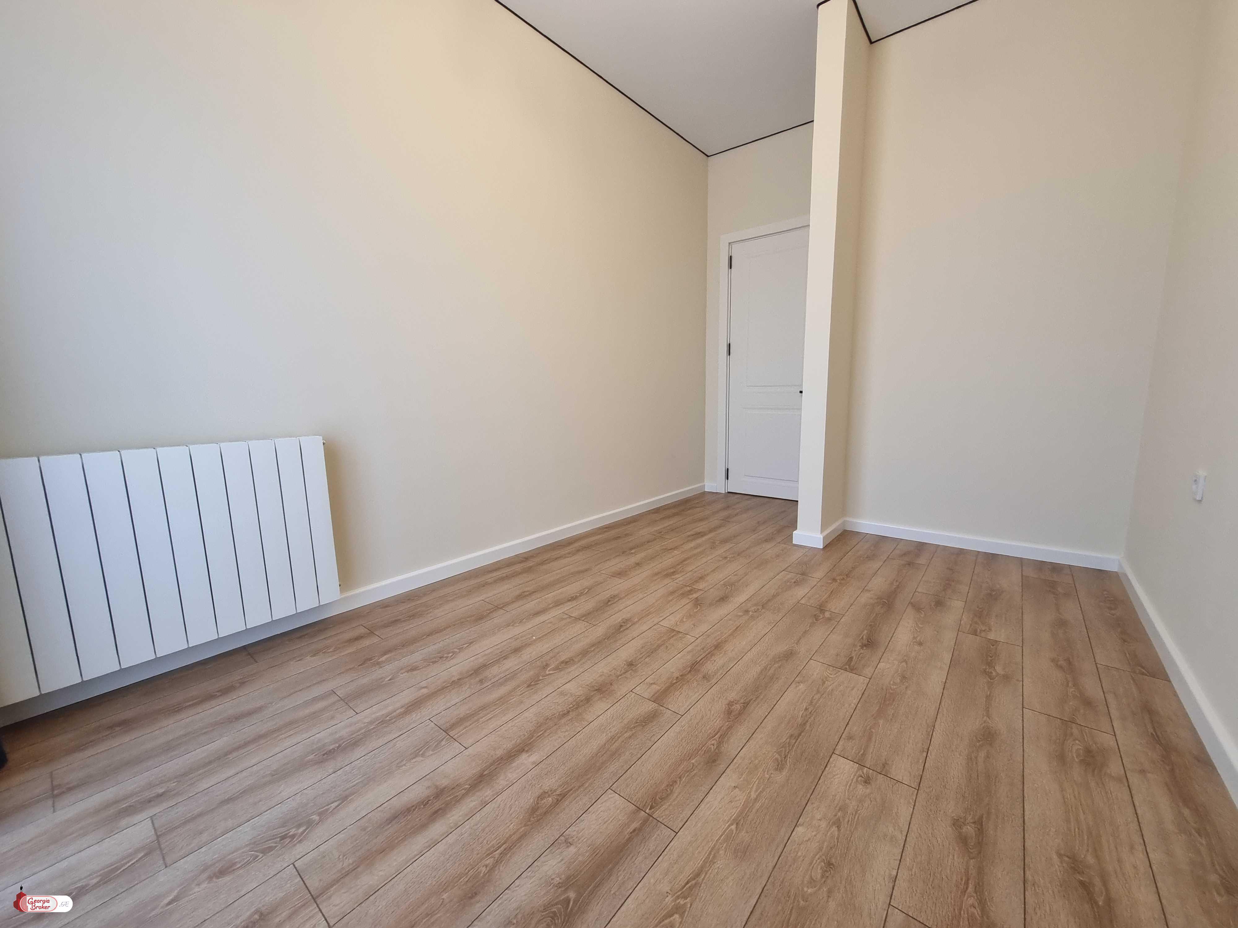 nearly repaired 3-room apartment for sale