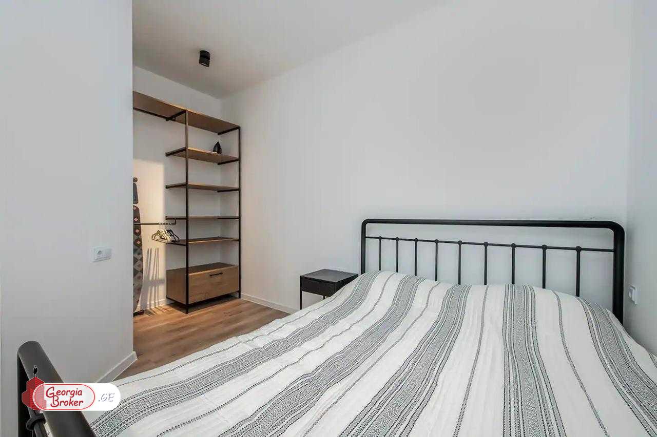 nearly repaired 2-room apartment for sale