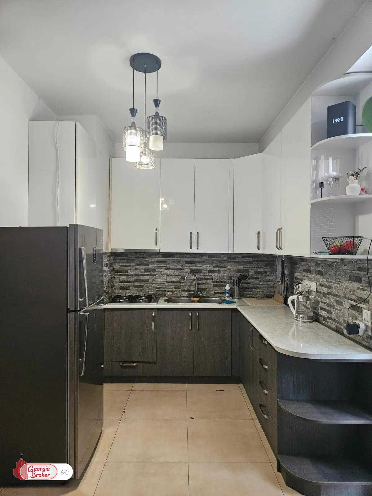 продается квартира с новым ремонтом 2-комнаты