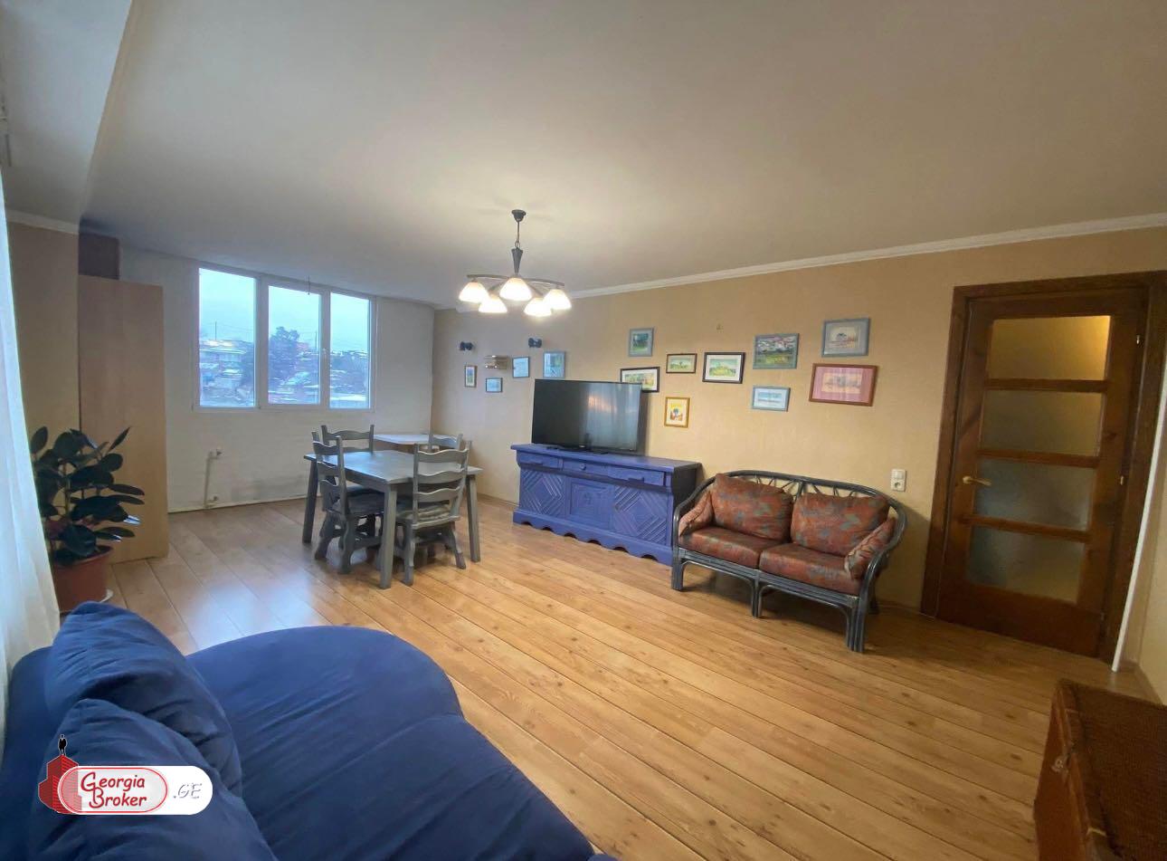 nearly repaired 2-room apartment for sale